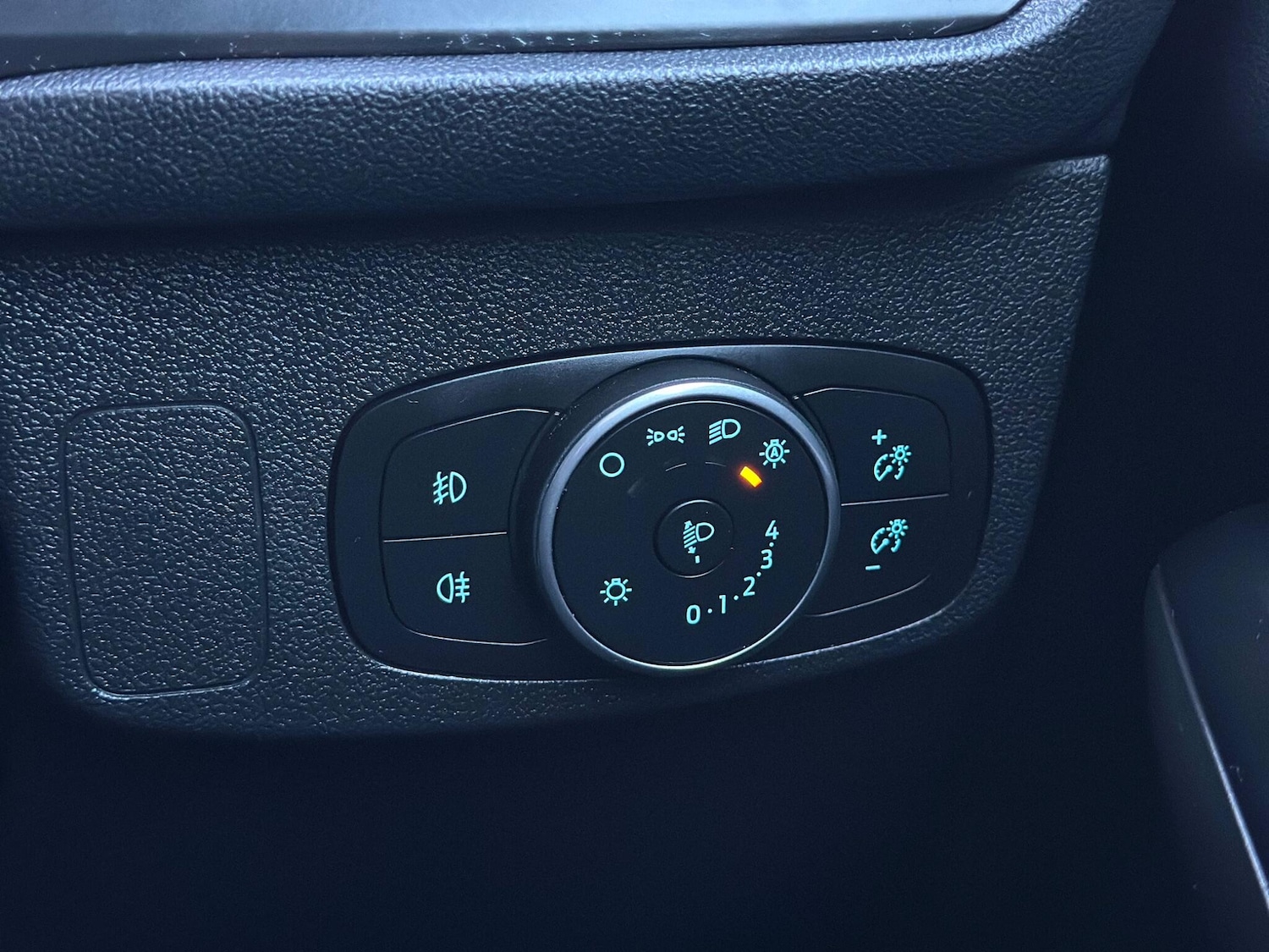 Used Ford Focus 2021 for sale - 76993627: Photo 19