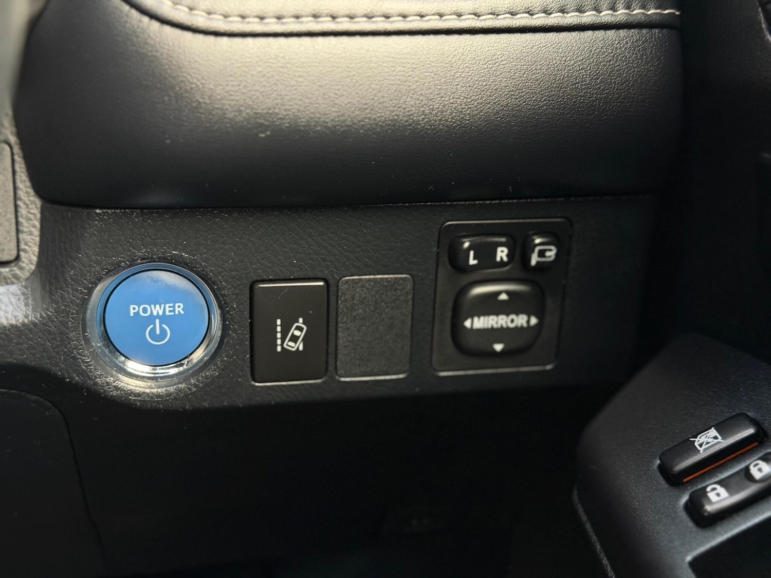 Used Toyota RAV4 2017 for sale - 77823707: Photo 25