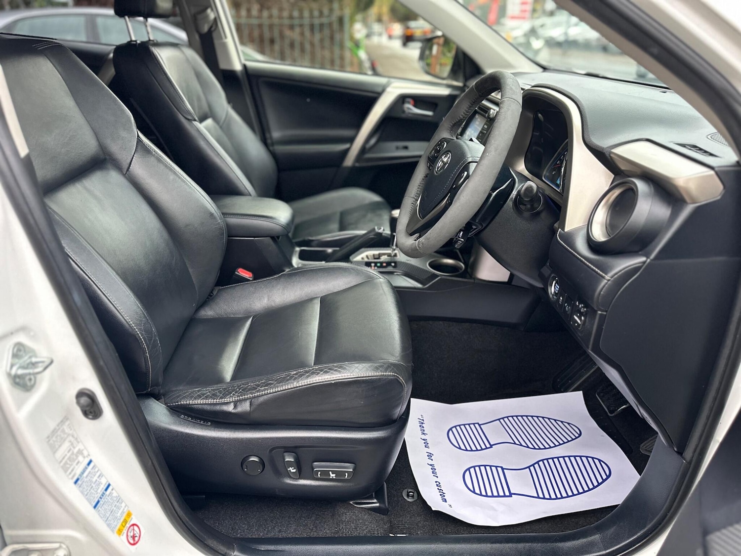 Used Toyota RAV4 2014 for sale - 76689345: Photo 12