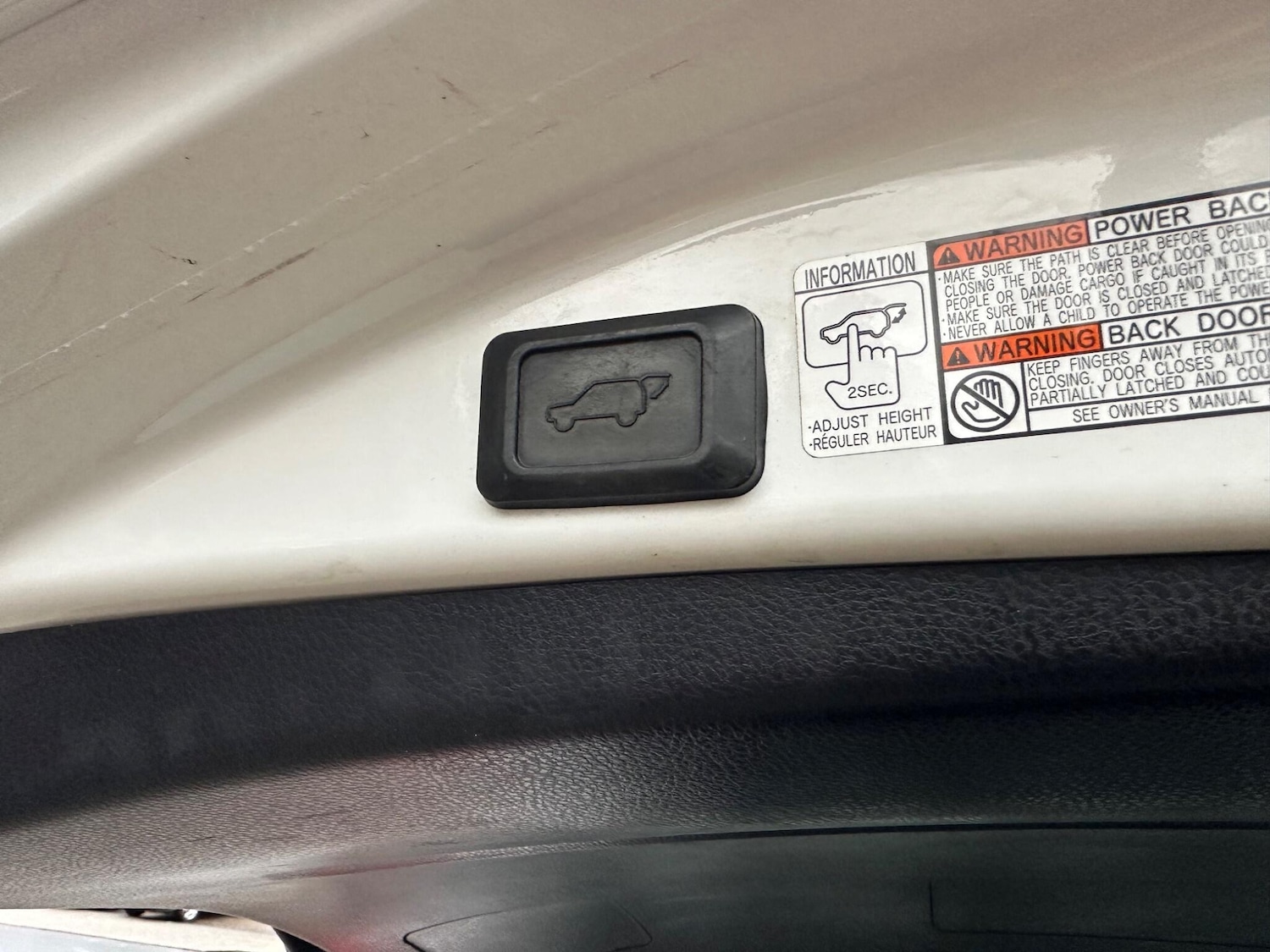 Used Toyota RAV4 2014 for sale - 76689345: Photo 17