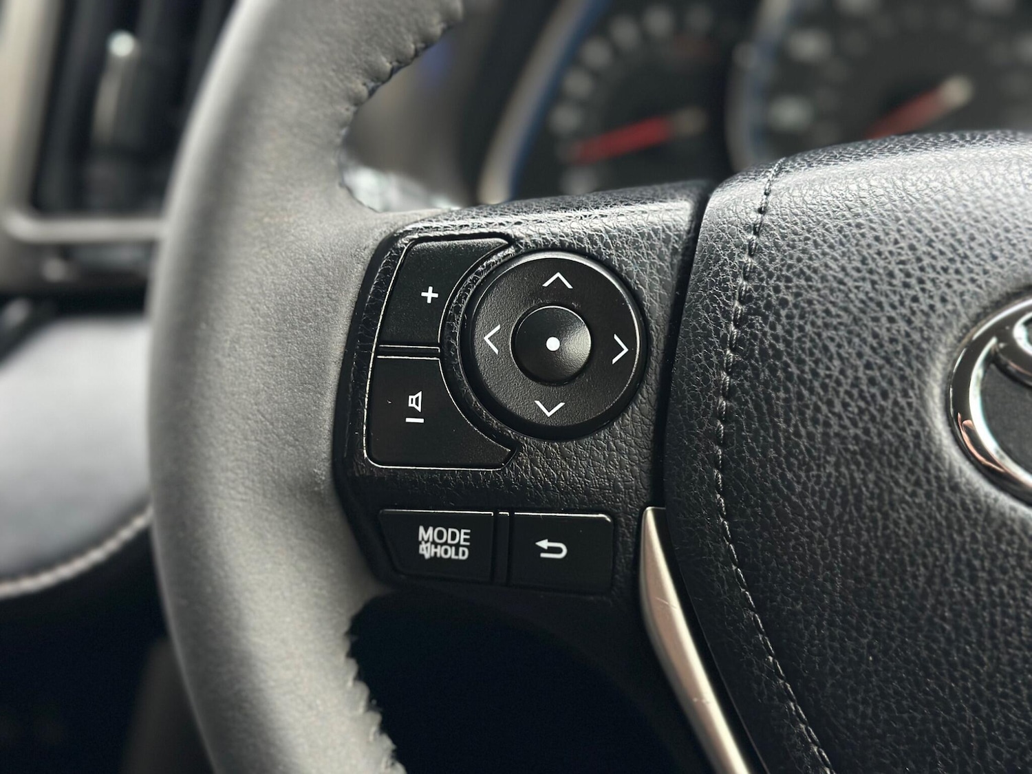 Used Toyota RAV4 2014 for sale - 76689345: Photo 21