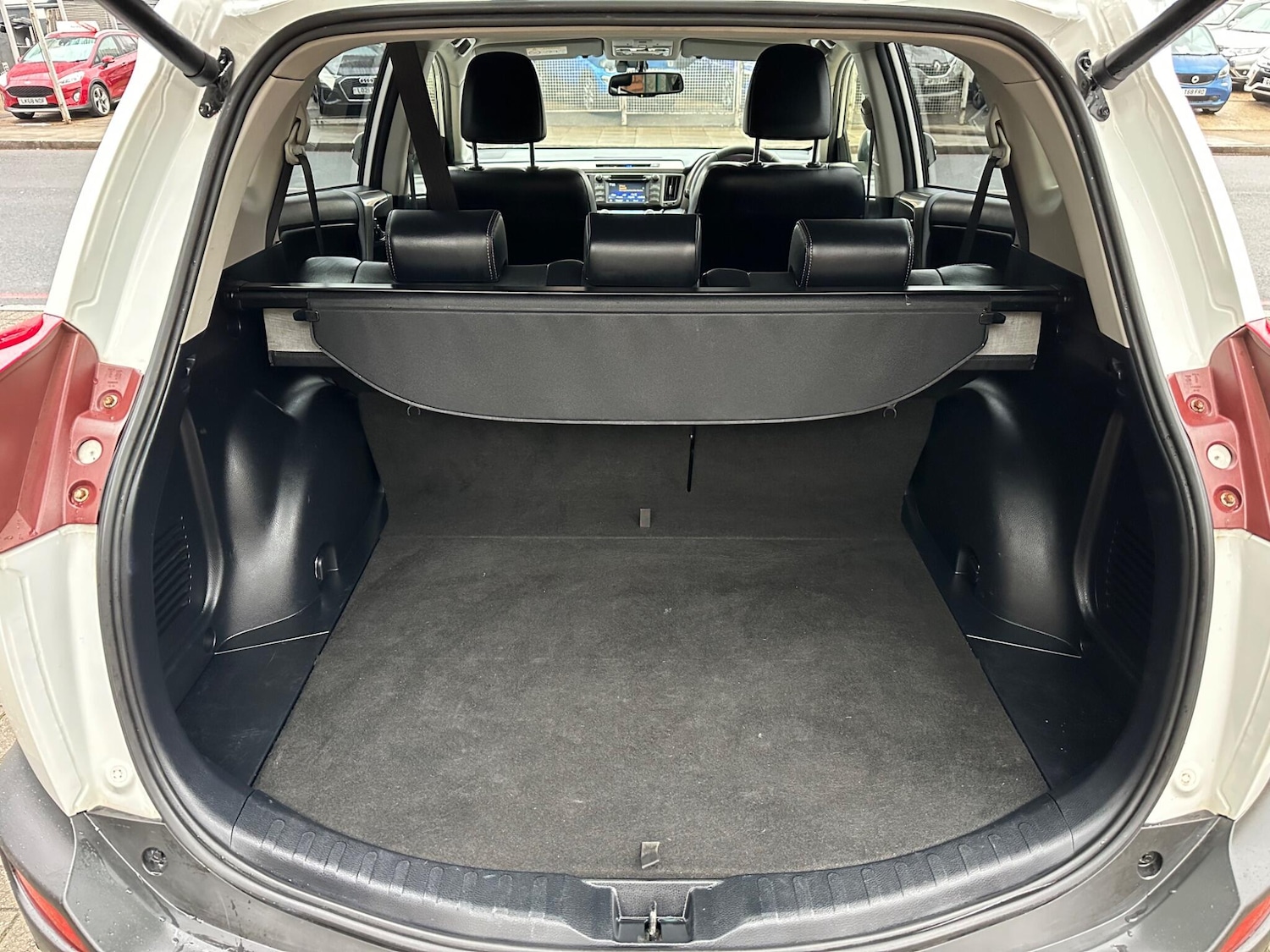 Used Toyota RAV4 2014 for sale - 76689345: Photo 32