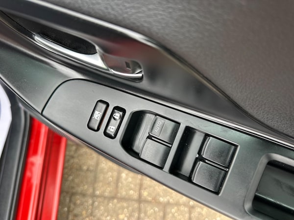Used Toyota Yaris 2015 for sale - 76084493: Photo 12
