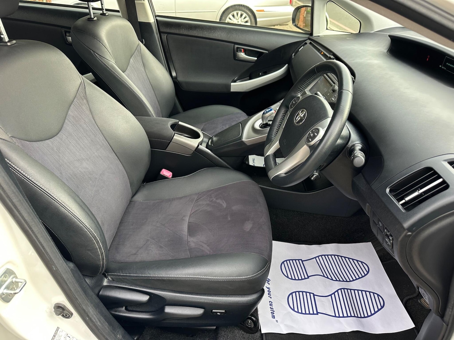 Used Toyota Prius 2012 for sale - 76498852: Photo 9