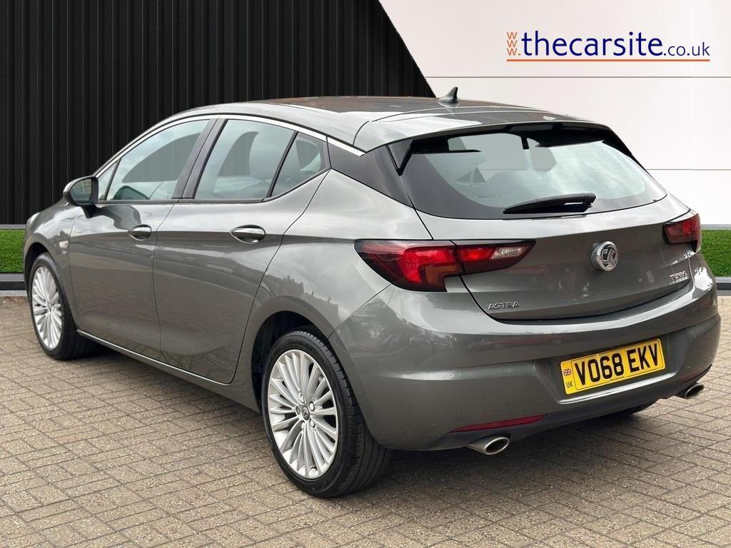 Used Vauxhall Astra 2018 for sale - 76238943: Photo 2