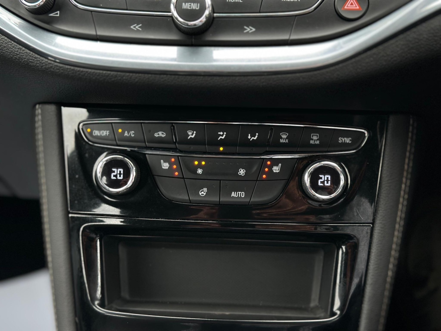 Used Vauxhall Astra 2018 for sale - 76238943: Photo 31