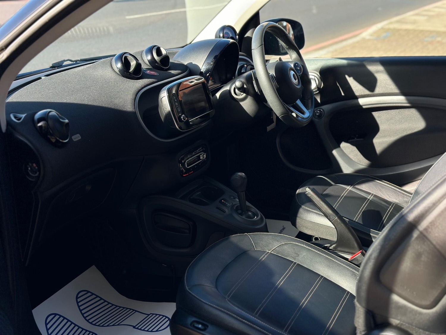 Used smart fortwo 2018 for sale - 76702509: Photo 19