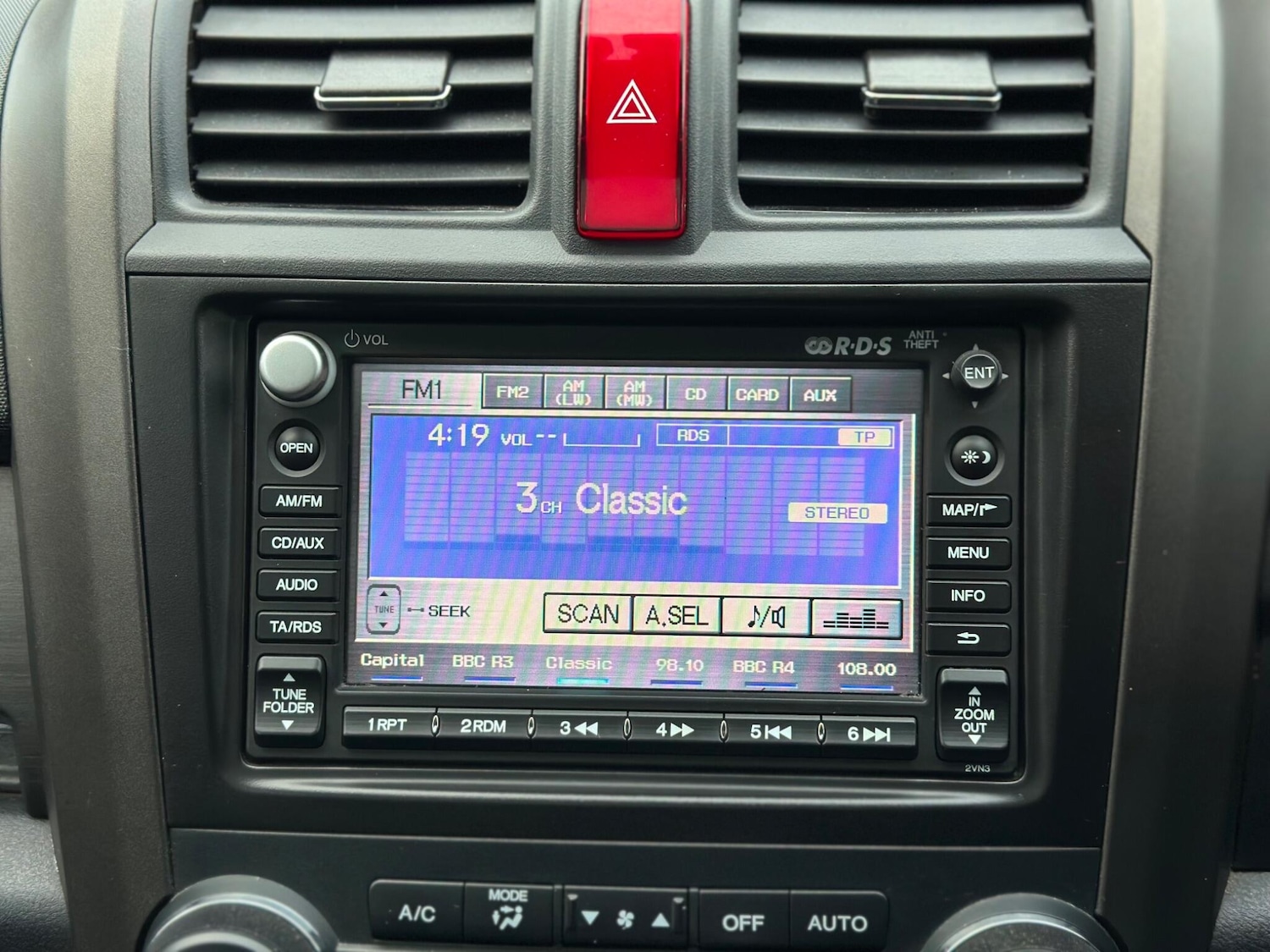 Used Honda CR-V 2011 for sale - 76457237: Photo 27