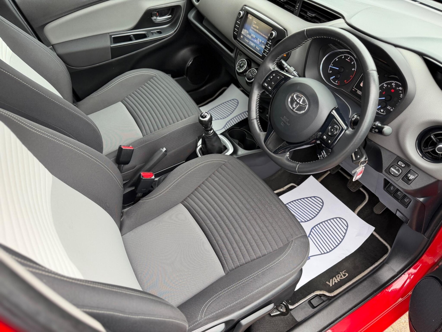 Used Toyota Yaris 2017 for sale - 77853405: Photo 11