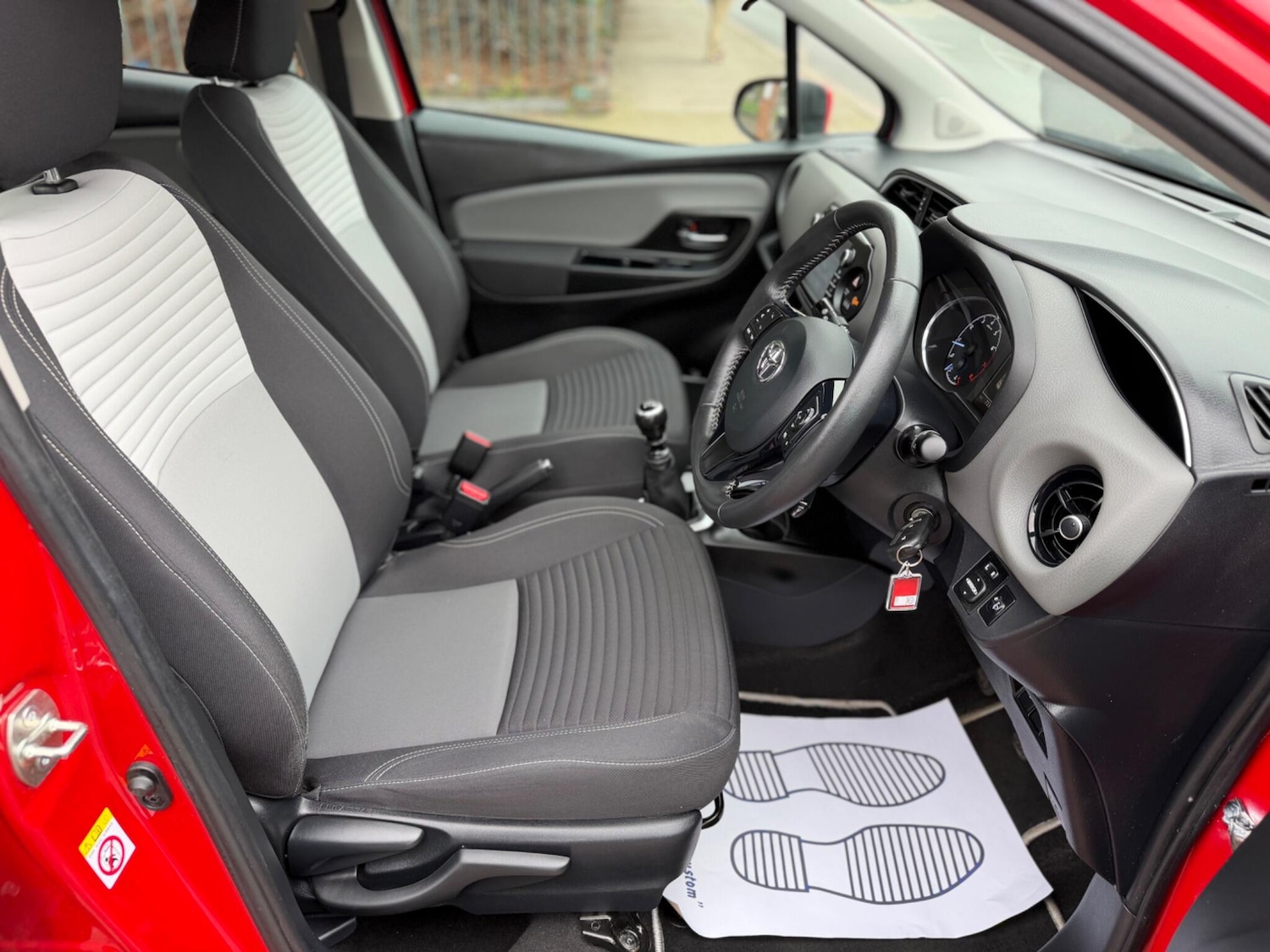 Used Toyota Yaris 2017 for sale - 77853405: Photo 12