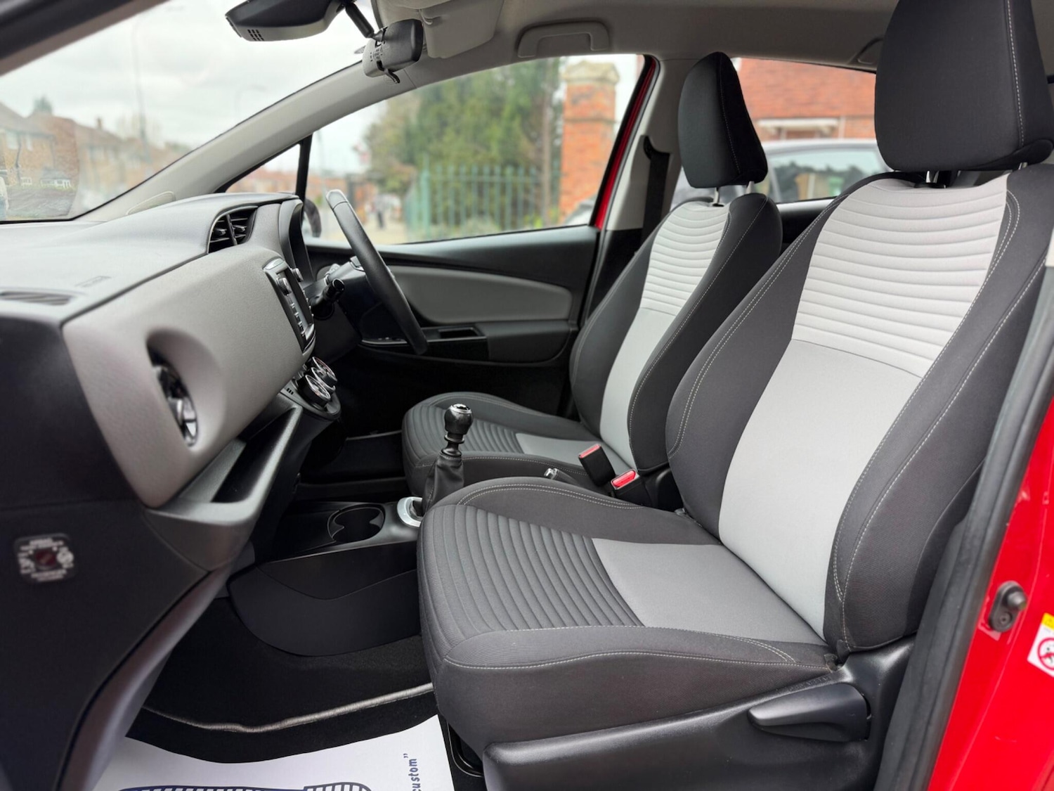 Used Toyota Yaris 2017 for sale - 77853405: Photo 31