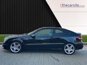Used Mercedes-Benz CLC 2010 for sale - 76072579: Photo
