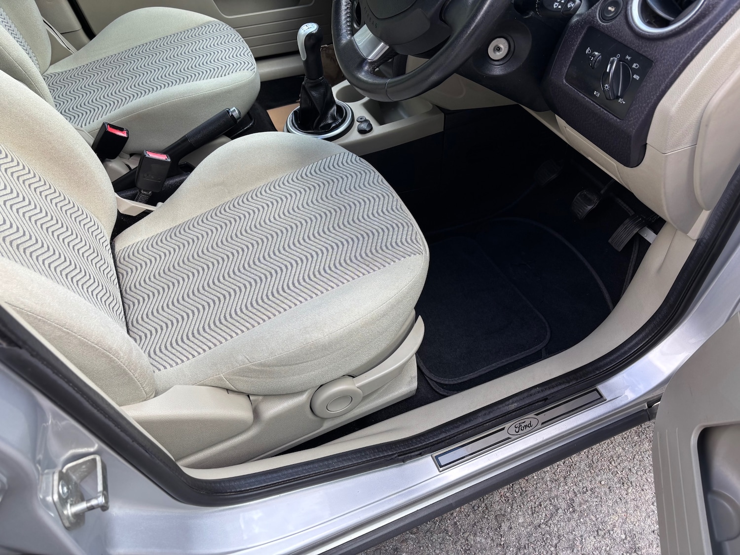 Used Ford Fusion 2009 for sale - 75931651: Photo 15