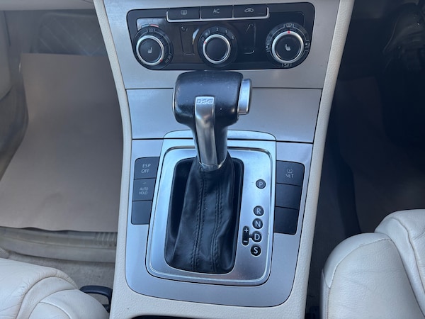 Used Volkswagen Passat 2010 for sale - 76143955: Photo 23