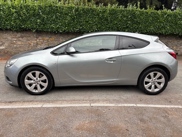 Used Vauxhall Astra GTC 2012 for sale - 76144151: Photo 2