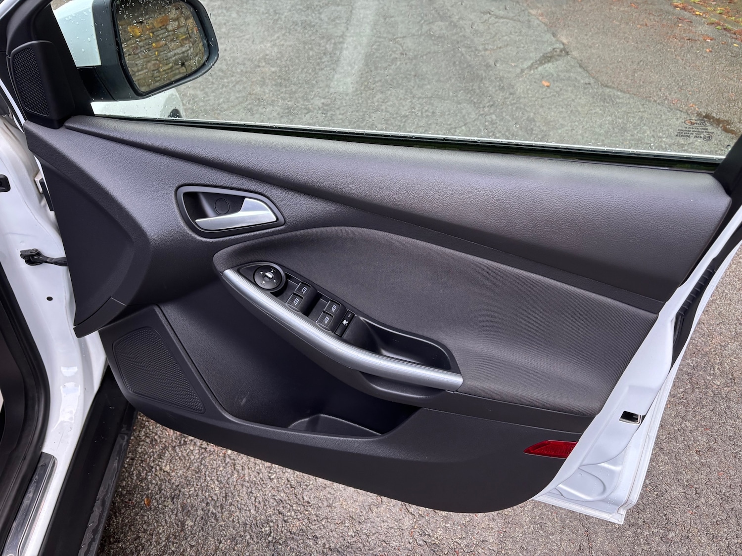 Used Ford Focus 2011 for sale - 76252214: Photo 15