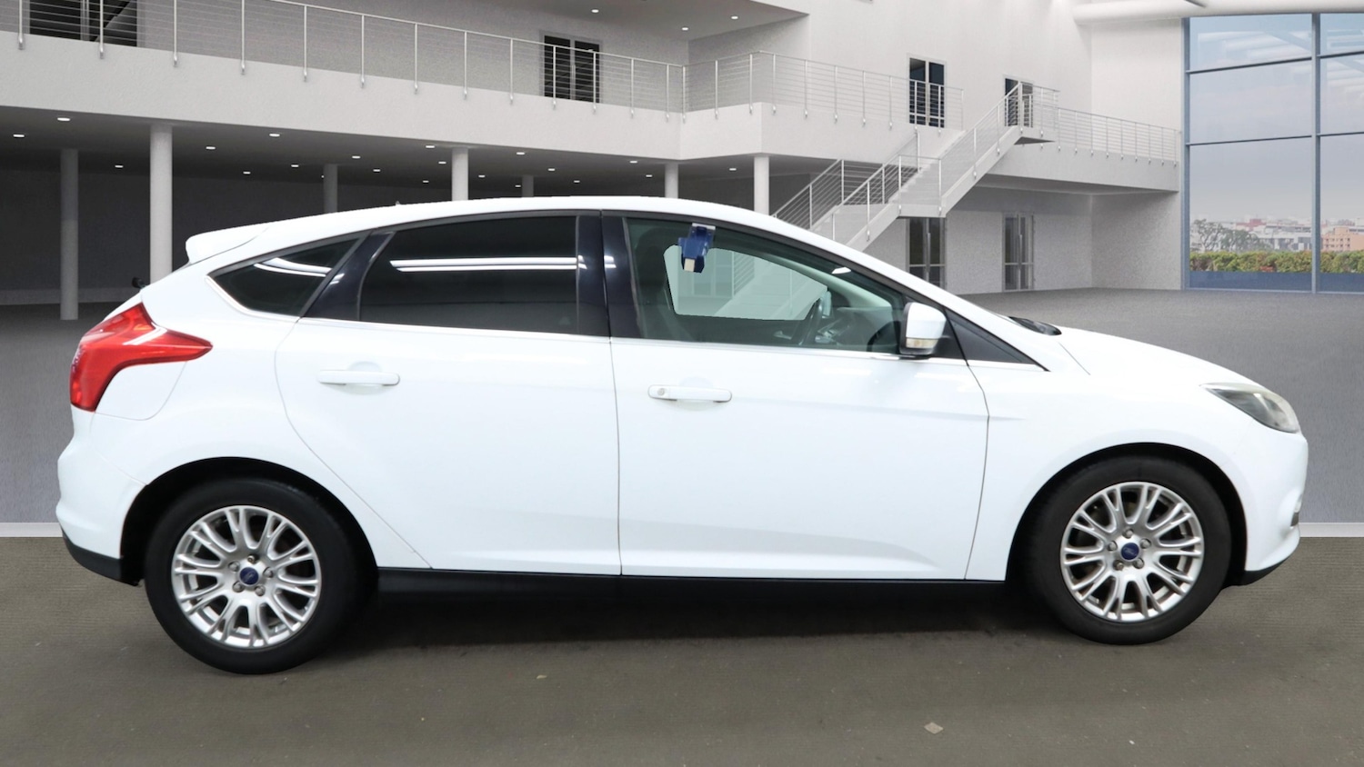 Used Ford Focus 2011 for sale - 76252214: Photo 5