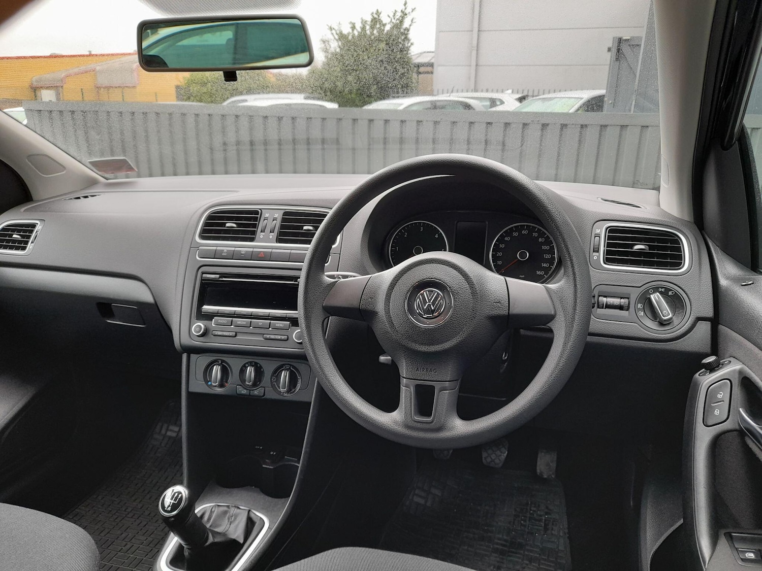 Used Volkswagen Polo 2012 for sale - 77550327: Photo 36