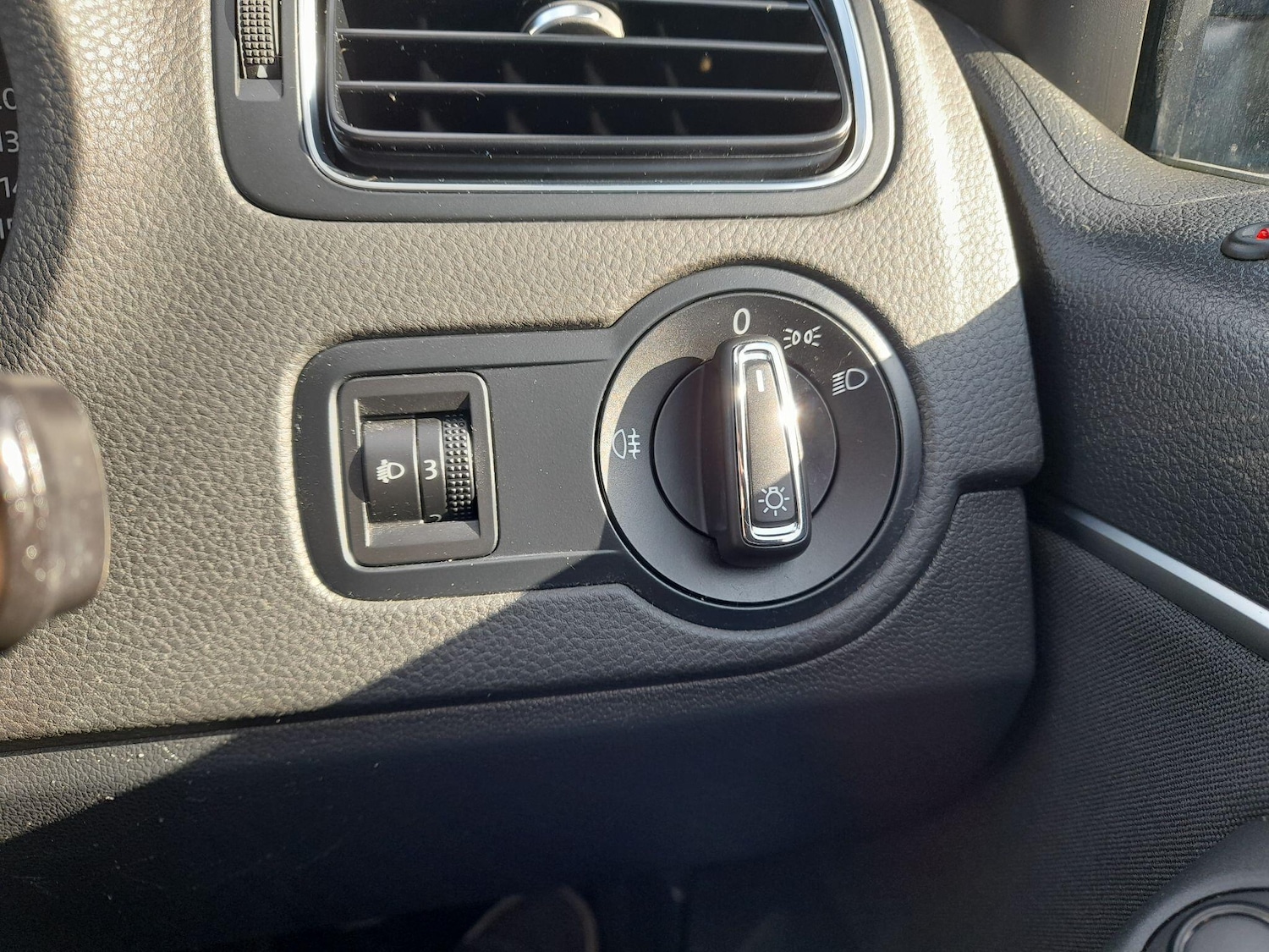 Used Volkswagen Polo 2015 for sale - 77839233: Photo 22