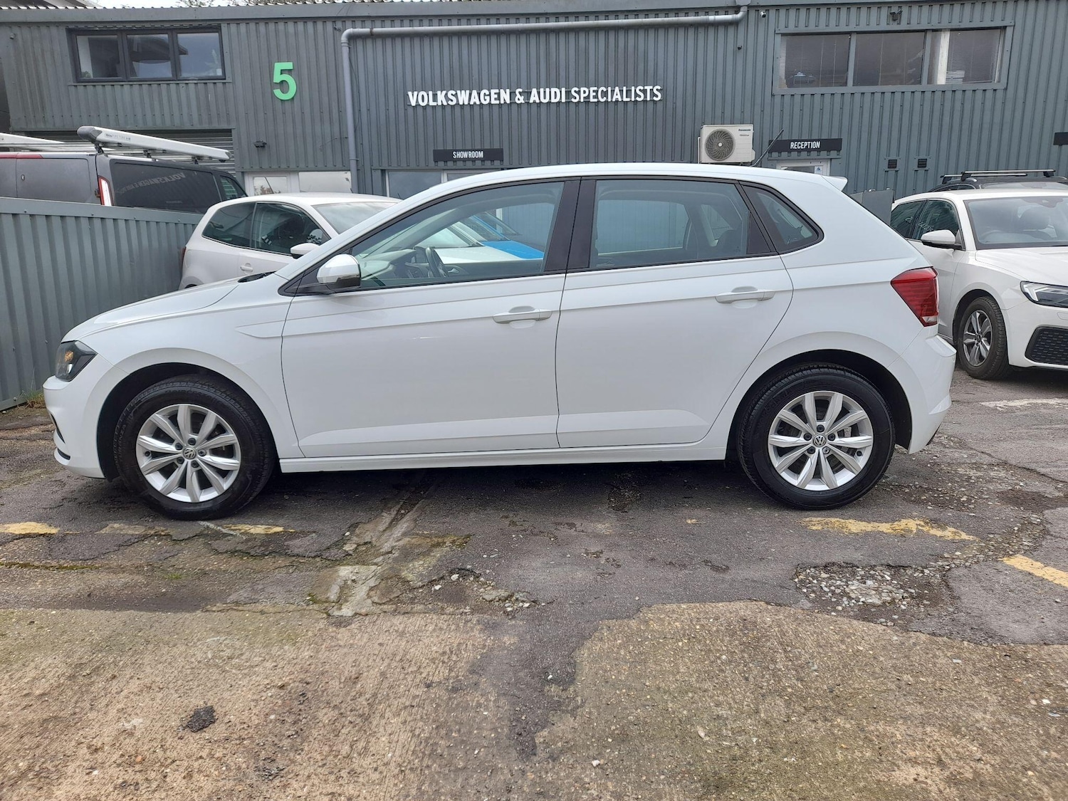 Used Volkswagen Polo 2018 for sale - 77838759: Photo 2