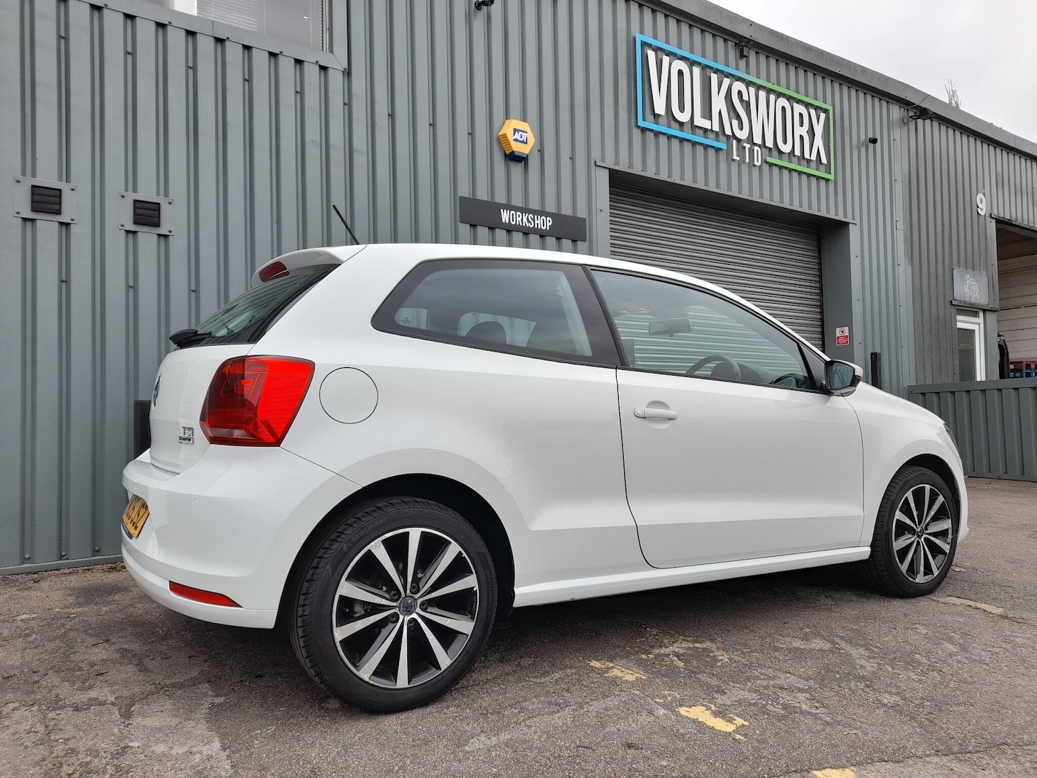 Used Volkswagen Polo 2015 for sale - 77549884: Photo 39