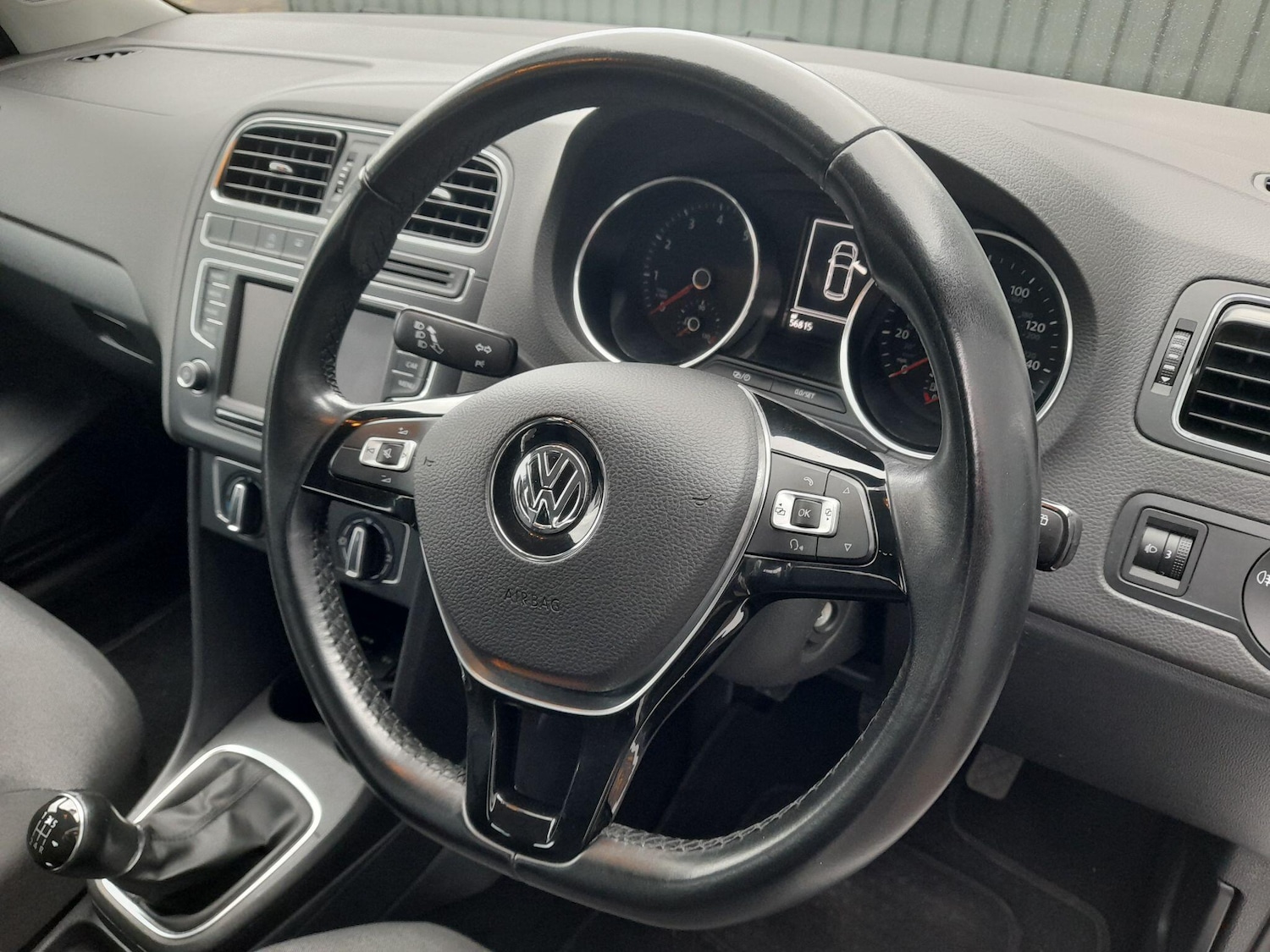 Used Volkswagen Polo 2016 for sale - 77550623: Photo 32