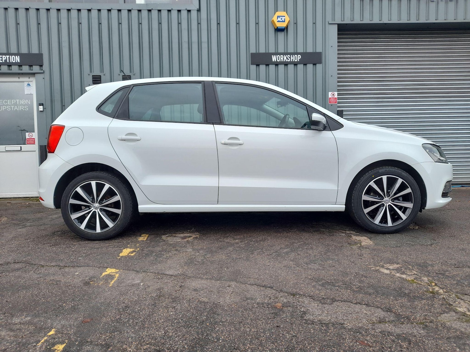 Used Volkswagen Polo 2016 for sale - 77550623: Photo 38