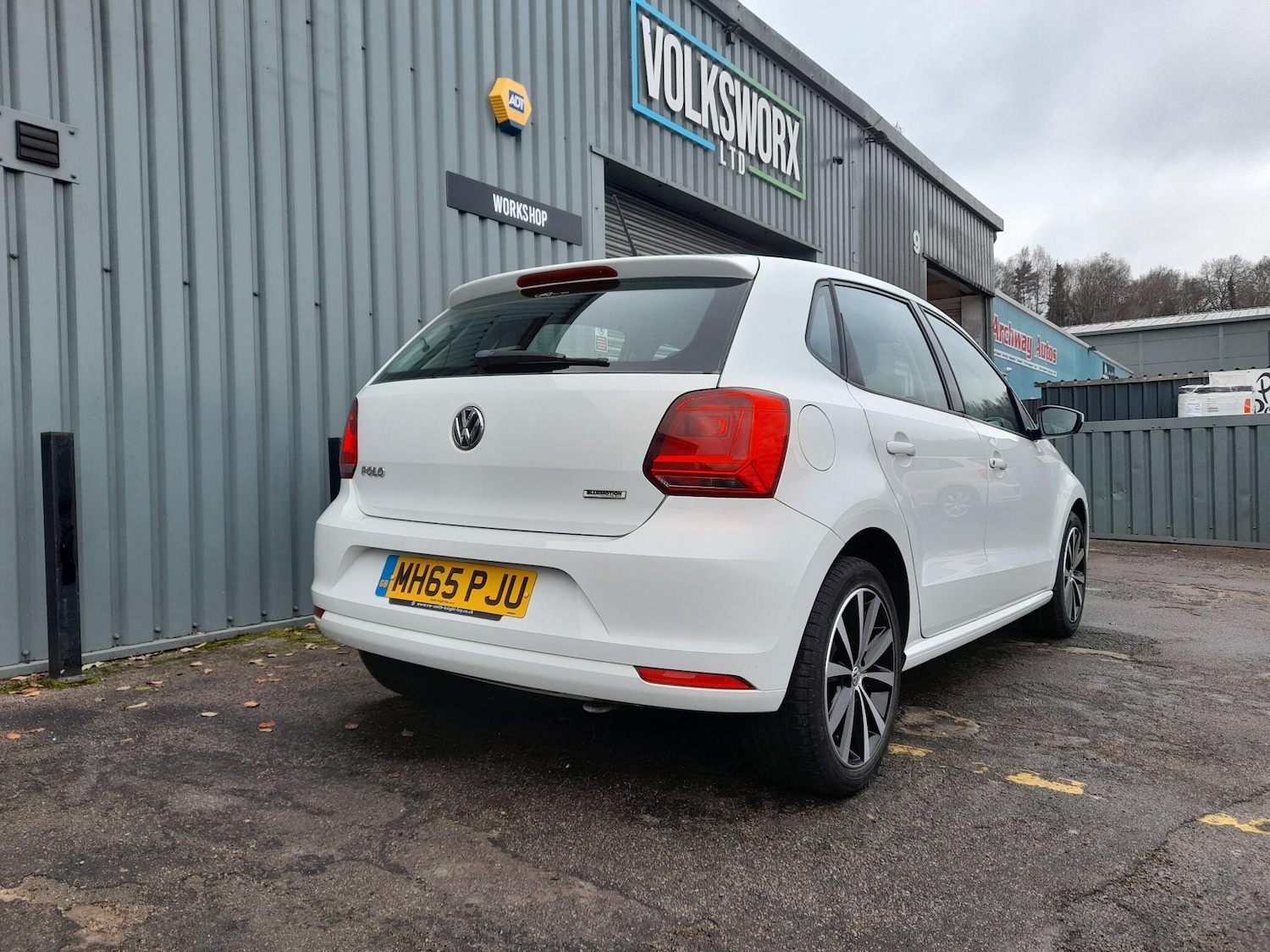 Used Volkswagen Polo 2016 for sale - 77550623: Photo 40