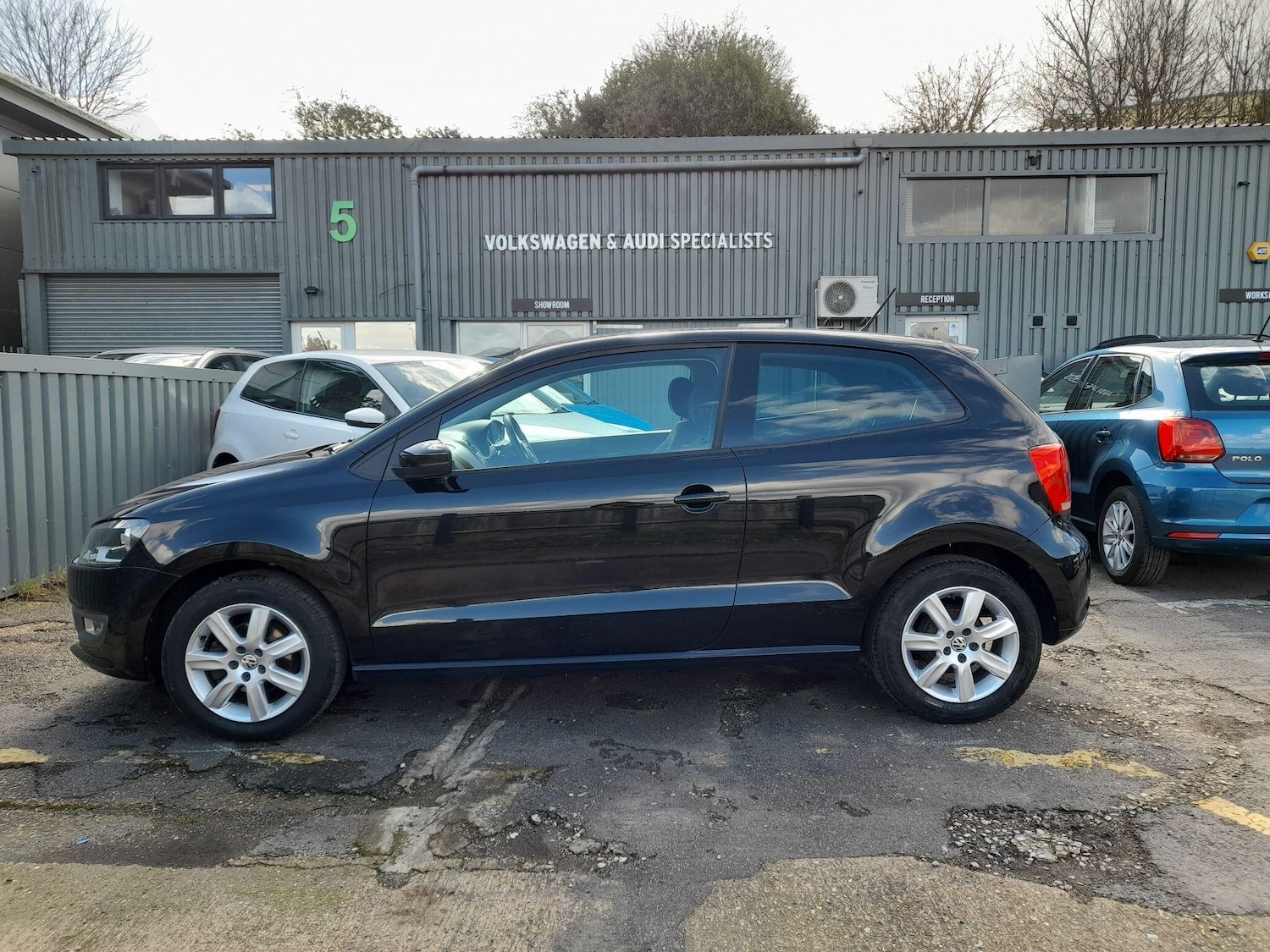 Used Volkswagen Polo 2011 for sale - 77839038: Photo 2