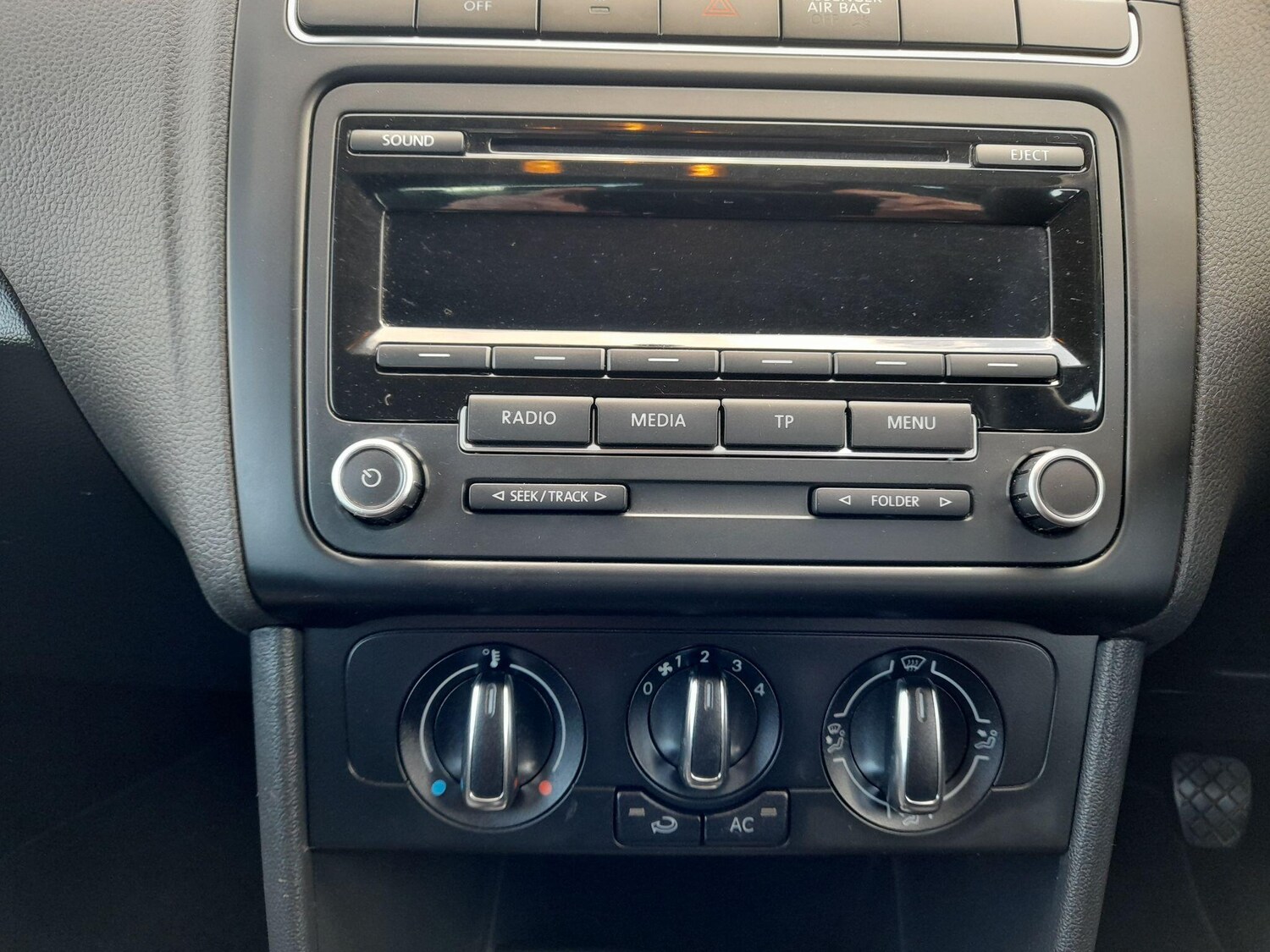 Used Volkswagen Polo 2011 for sale - 77839038: Photo 27