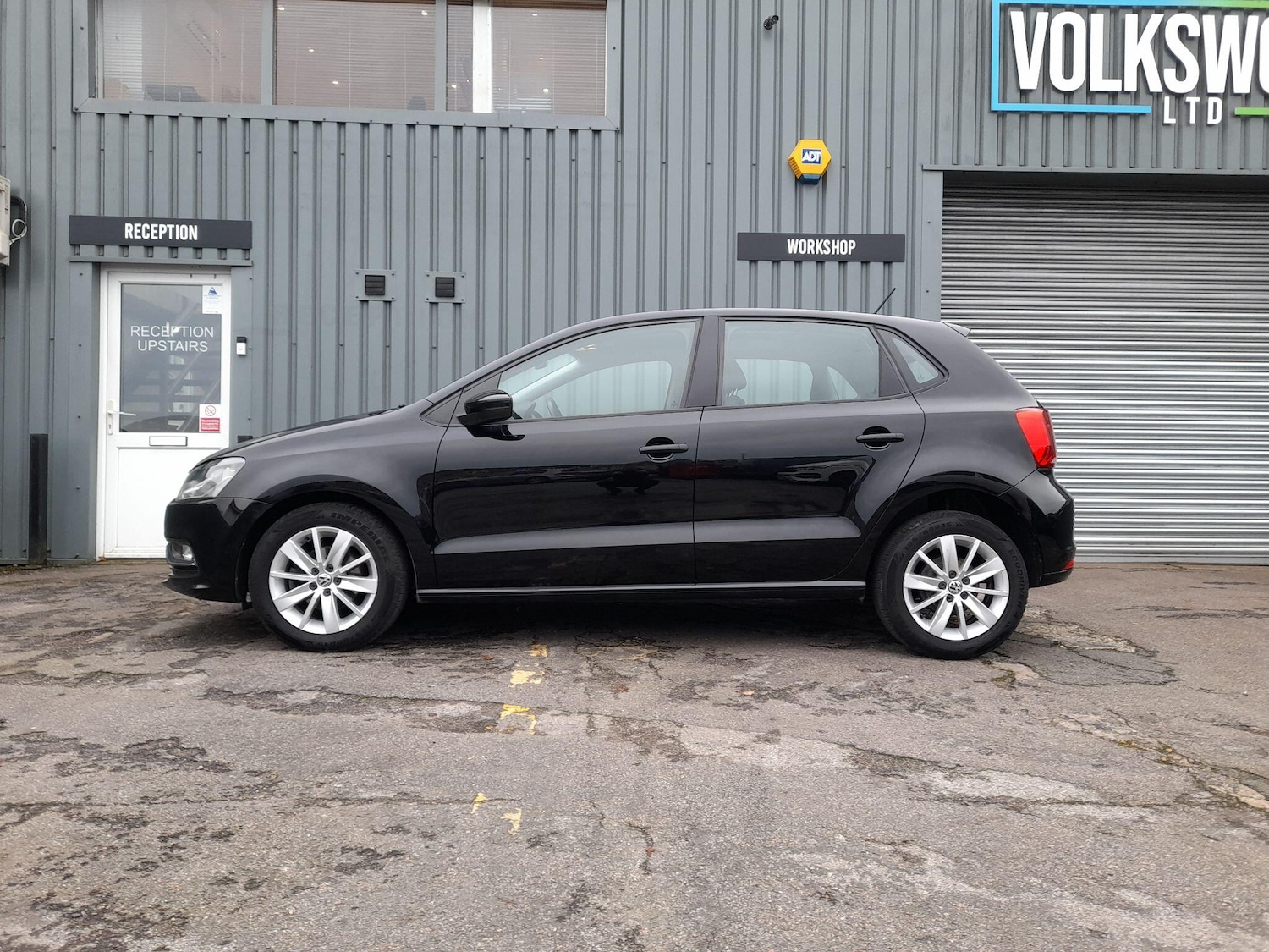 Used Volkswagen Polo 2014 for sale - 77550645: Photo 3