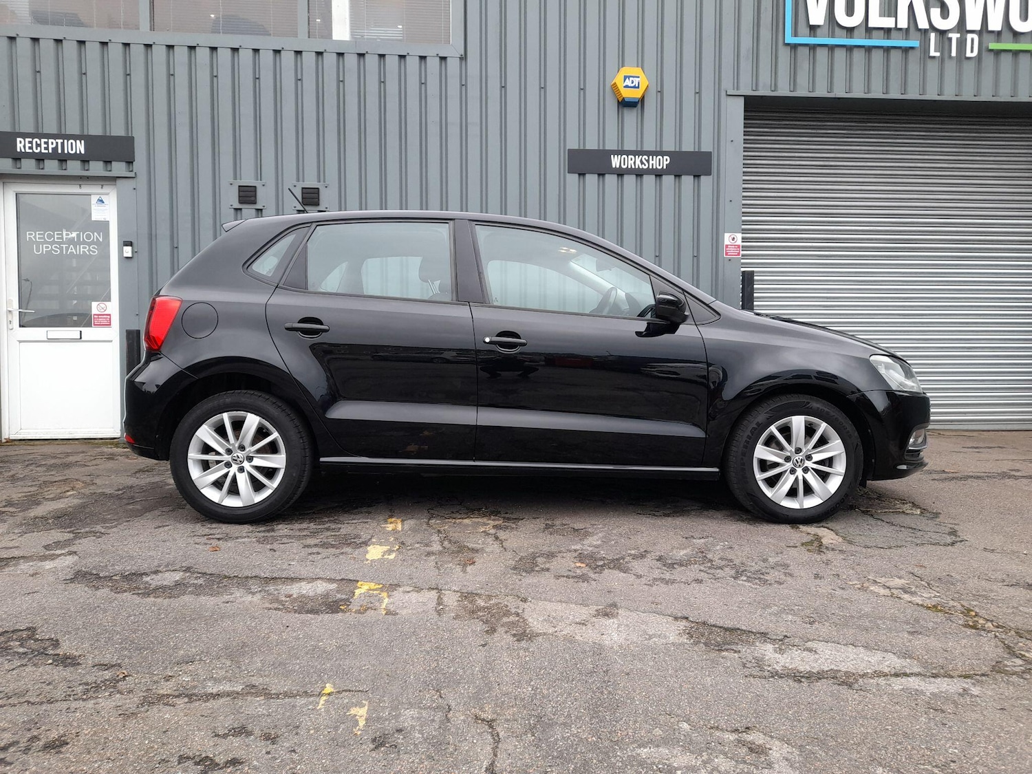 Used Volkswagen Polo 2014 for sale - 77550645: Photo 40