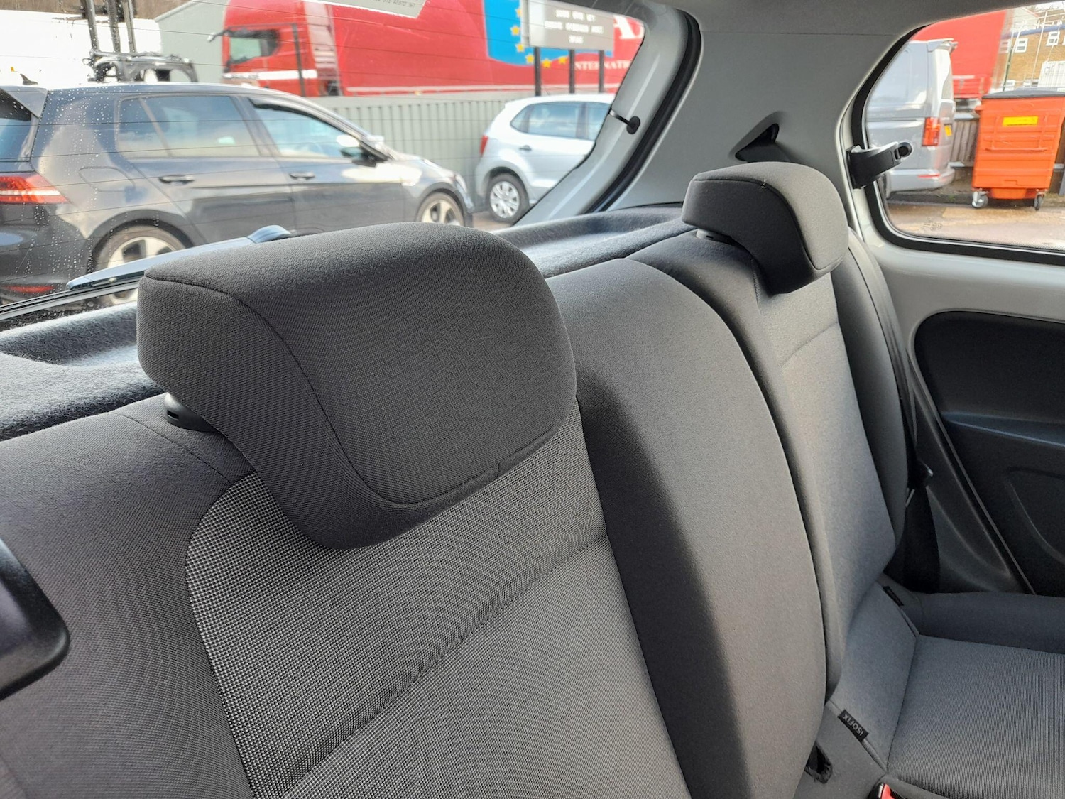 Used Volkswagen up! 2015 for sale - 77550300: Photo 31