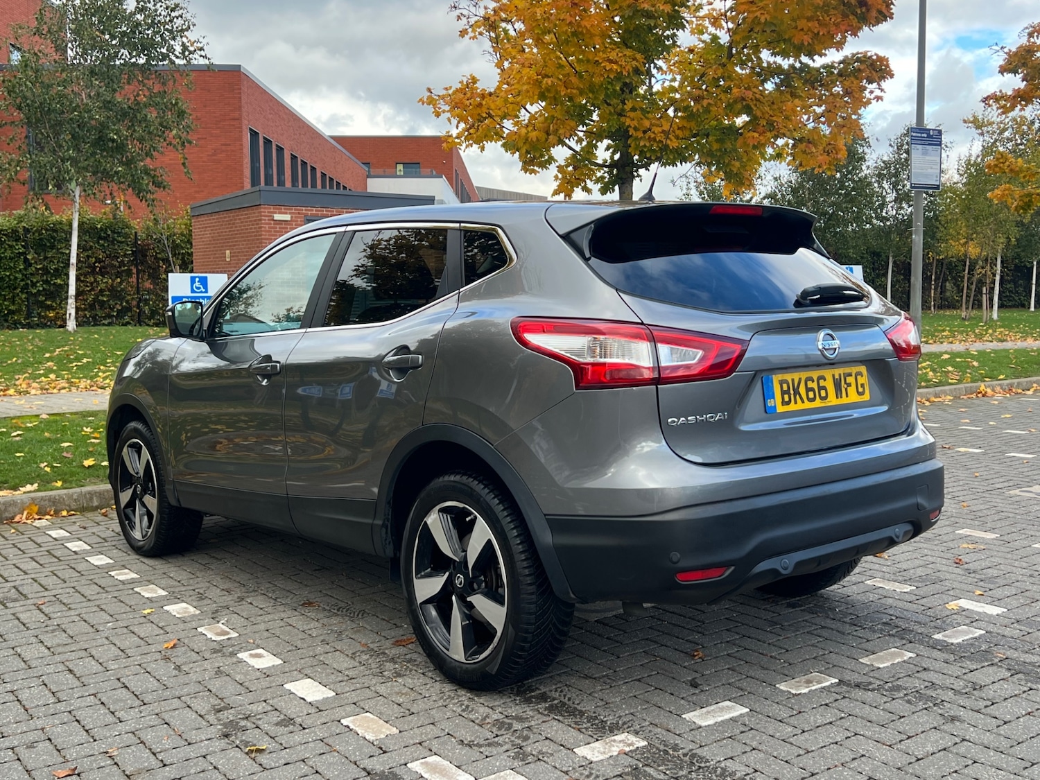 Used Nissan Qashqai 2016 for sale - 76330892: Photo 4