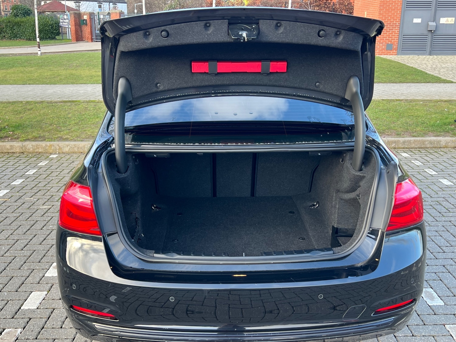 Used BMW 3 Series 2017 for sale - 77311136: Photo 28