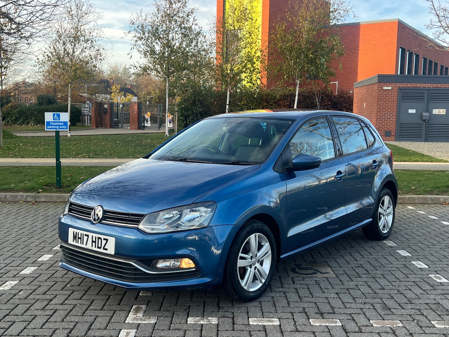 Used Volkswagen Polo 2017 for sale - 76670953: Photo 2