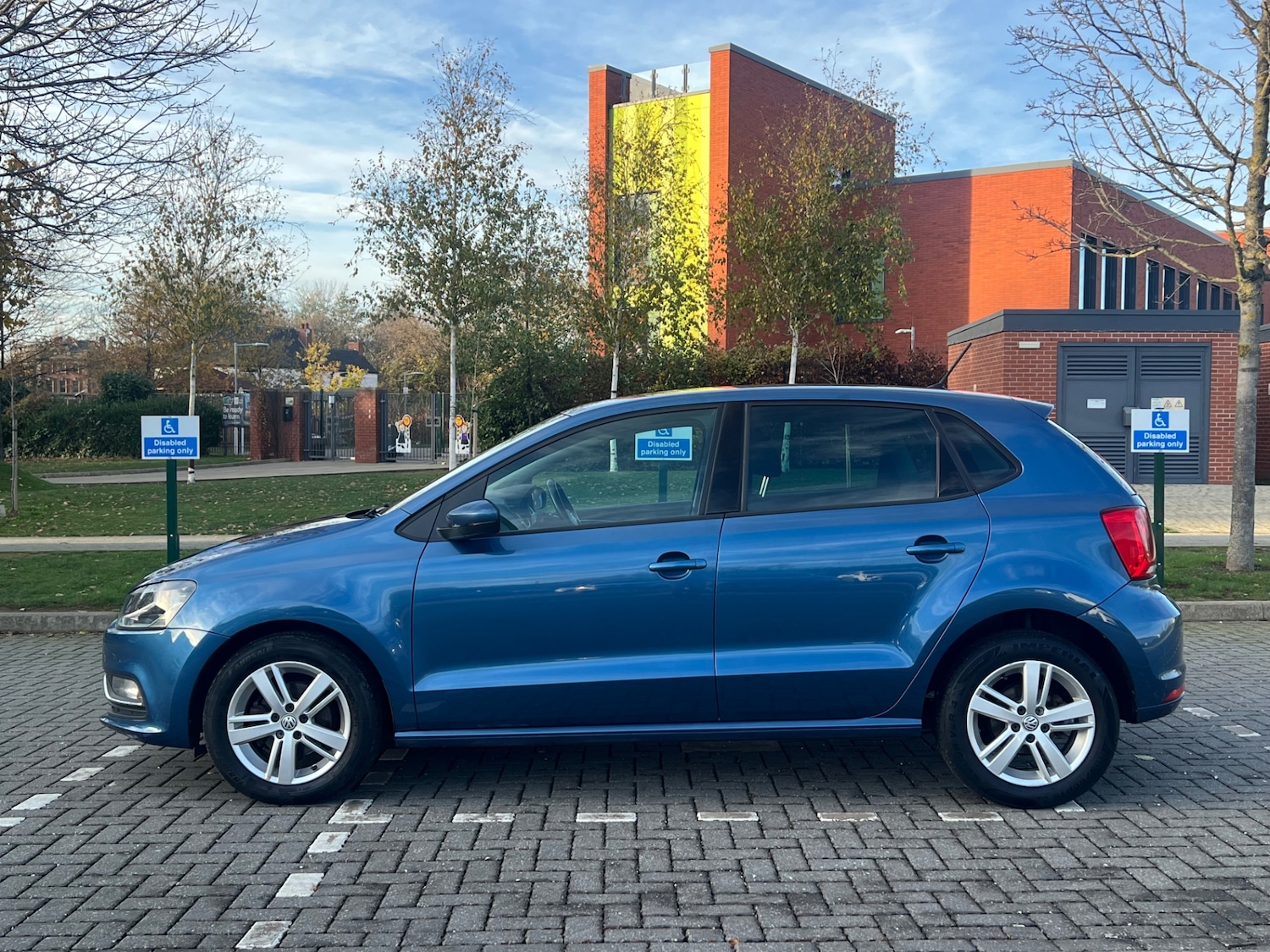 Used Volkswagen Polo 2017 for sale - 76670953: Photo 3