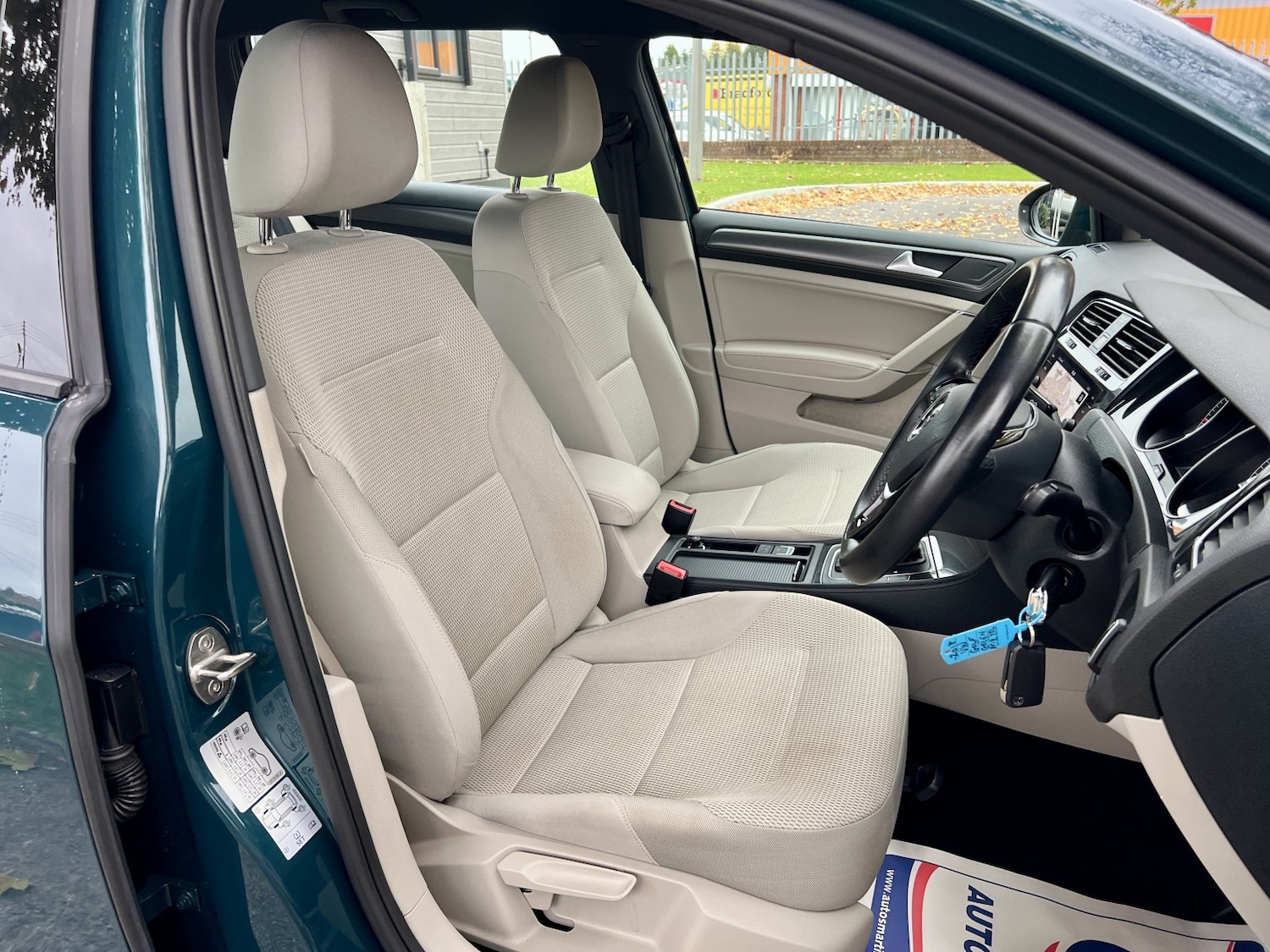 Used Volkswagen Golf 2018 for sale - 76192671: Photo 16