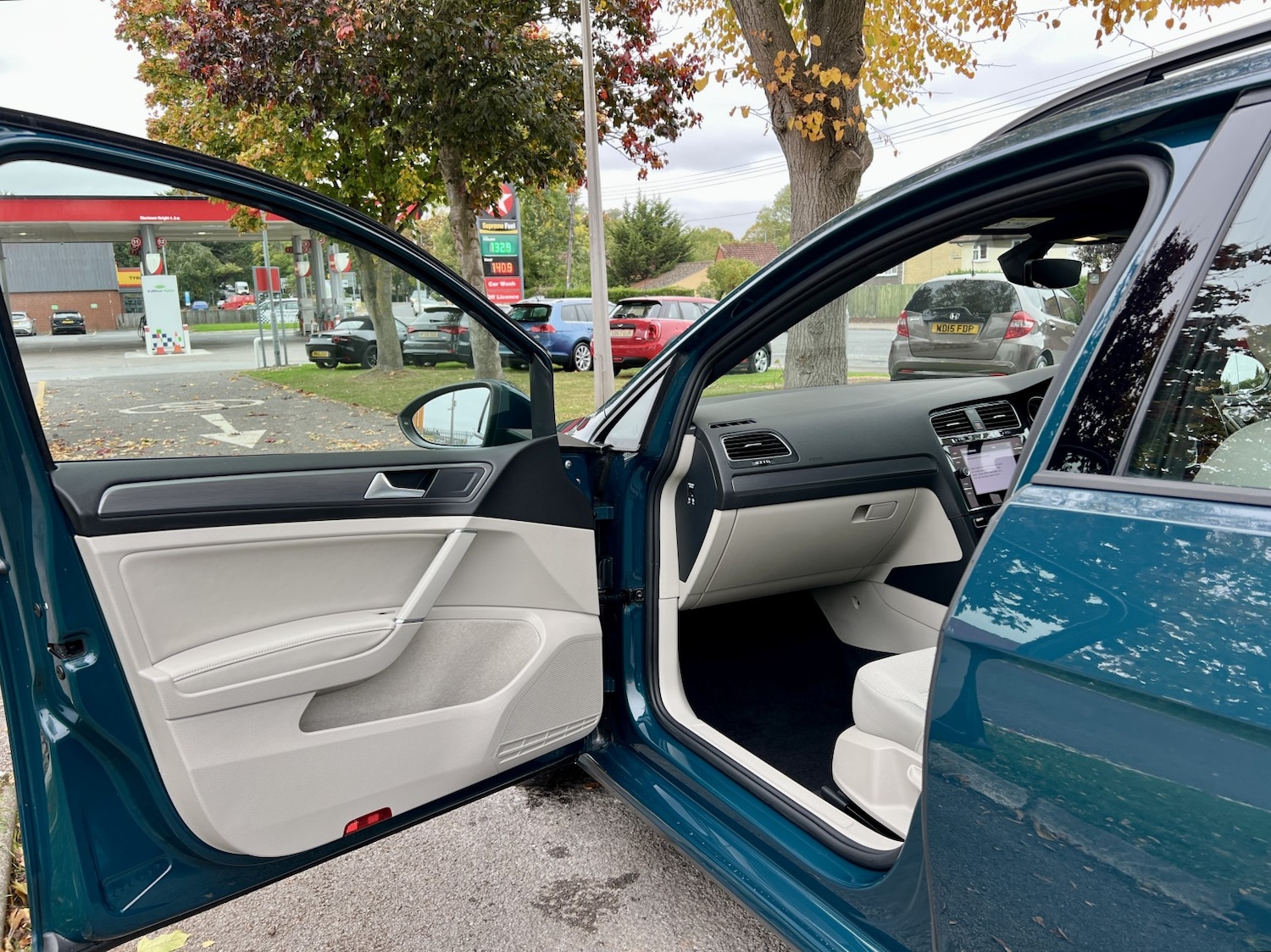 Used Volkswagen Golf 2018 for sale - 76192671: Photo 19