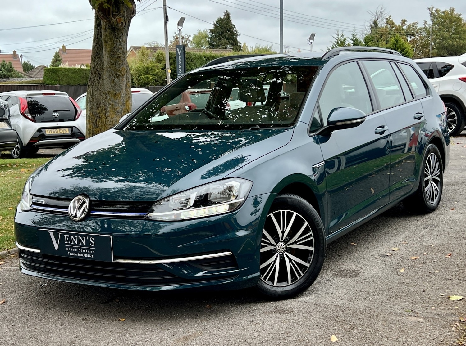 Used Volkswagen Golf 2018 for sale - 76192671: Photo 2