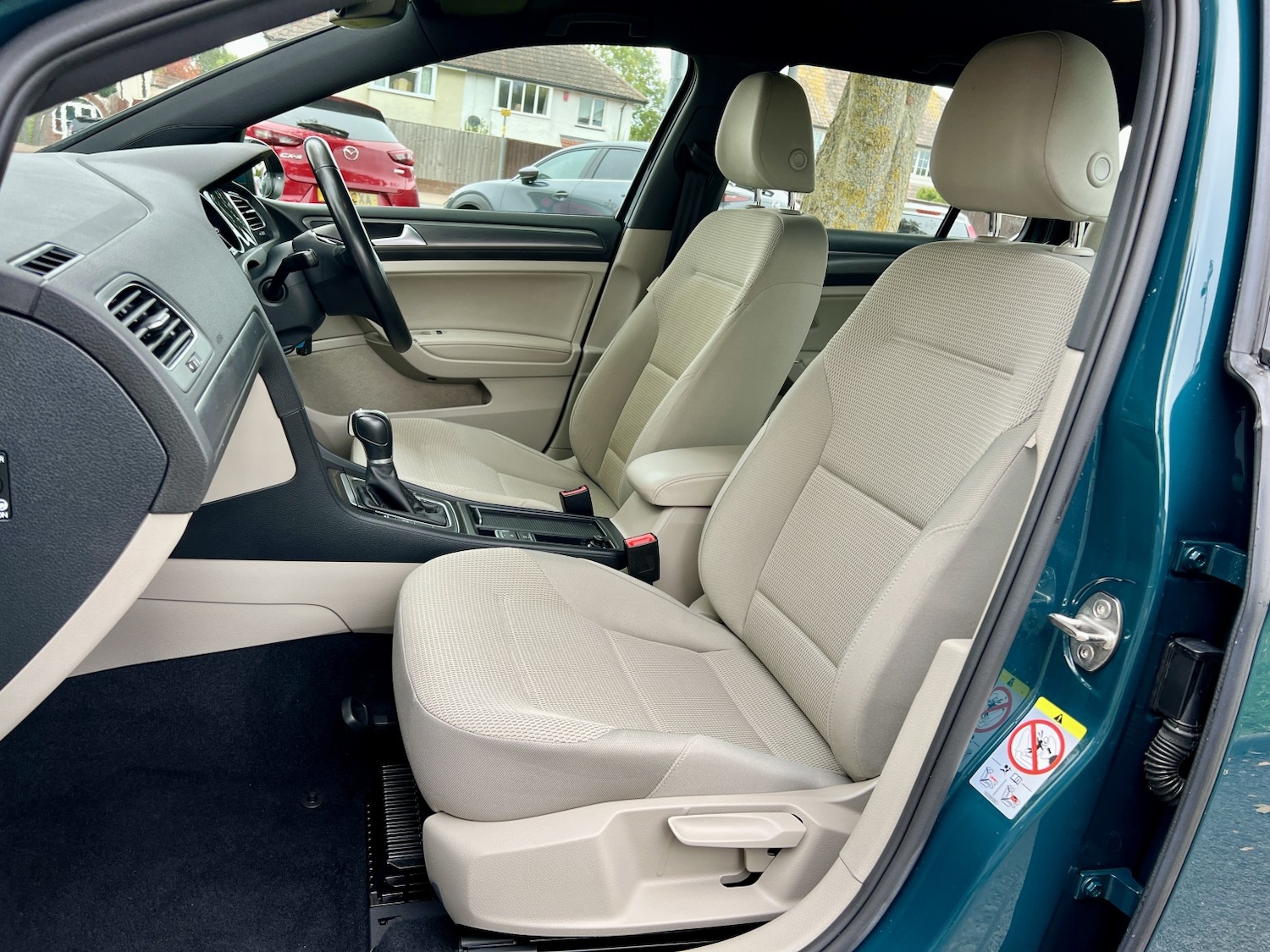 Used Volkswagen Golf 2018 for sale - 76192671: Photo 21