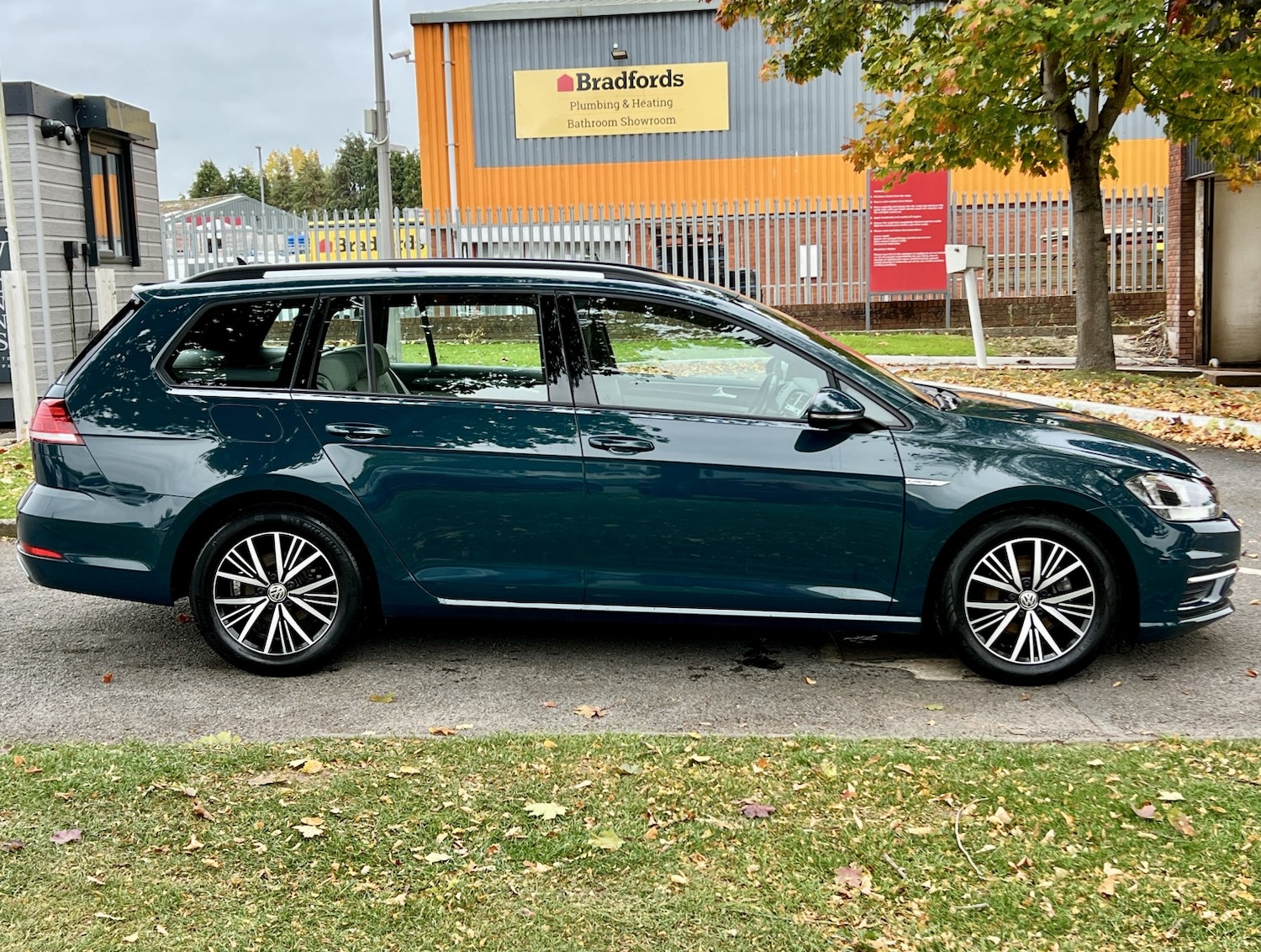 Used Volkswagen Golf 2018 for sale - 76192671: Photo 3