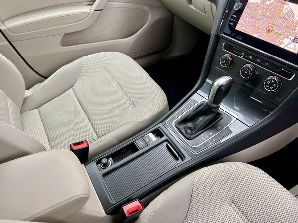 Used Volkswagen Golf 2018 for sale - 76192671: Photo 30