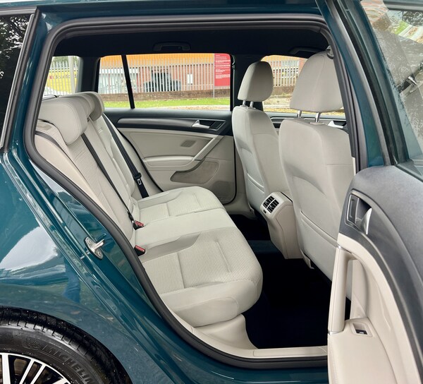 Used Volkswagen Golf 2018 for sale - 76192671: Photo 39