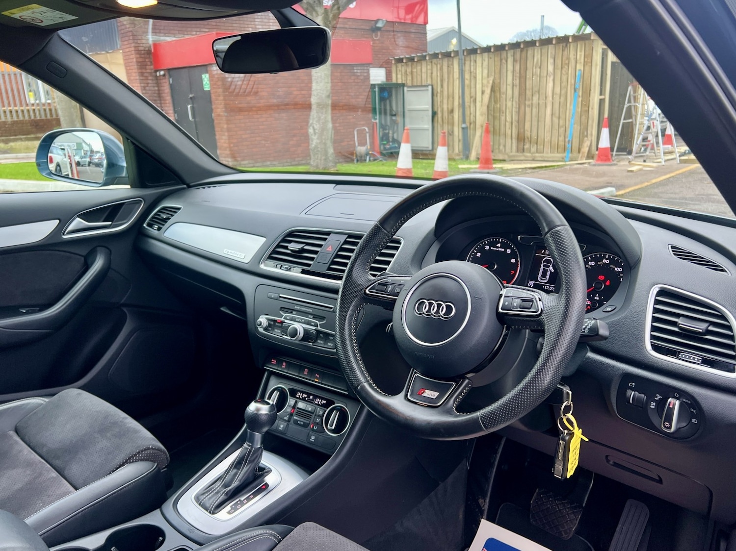 Used Audi Q3 2015 for sale - 76877616: Photo 17