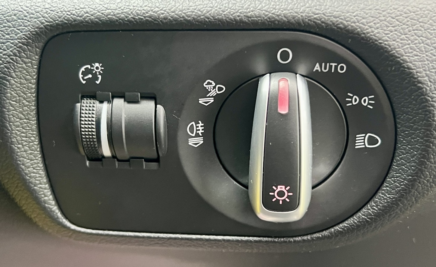 Used Audi Q3 2015 for sale - 76877616: Photo 36