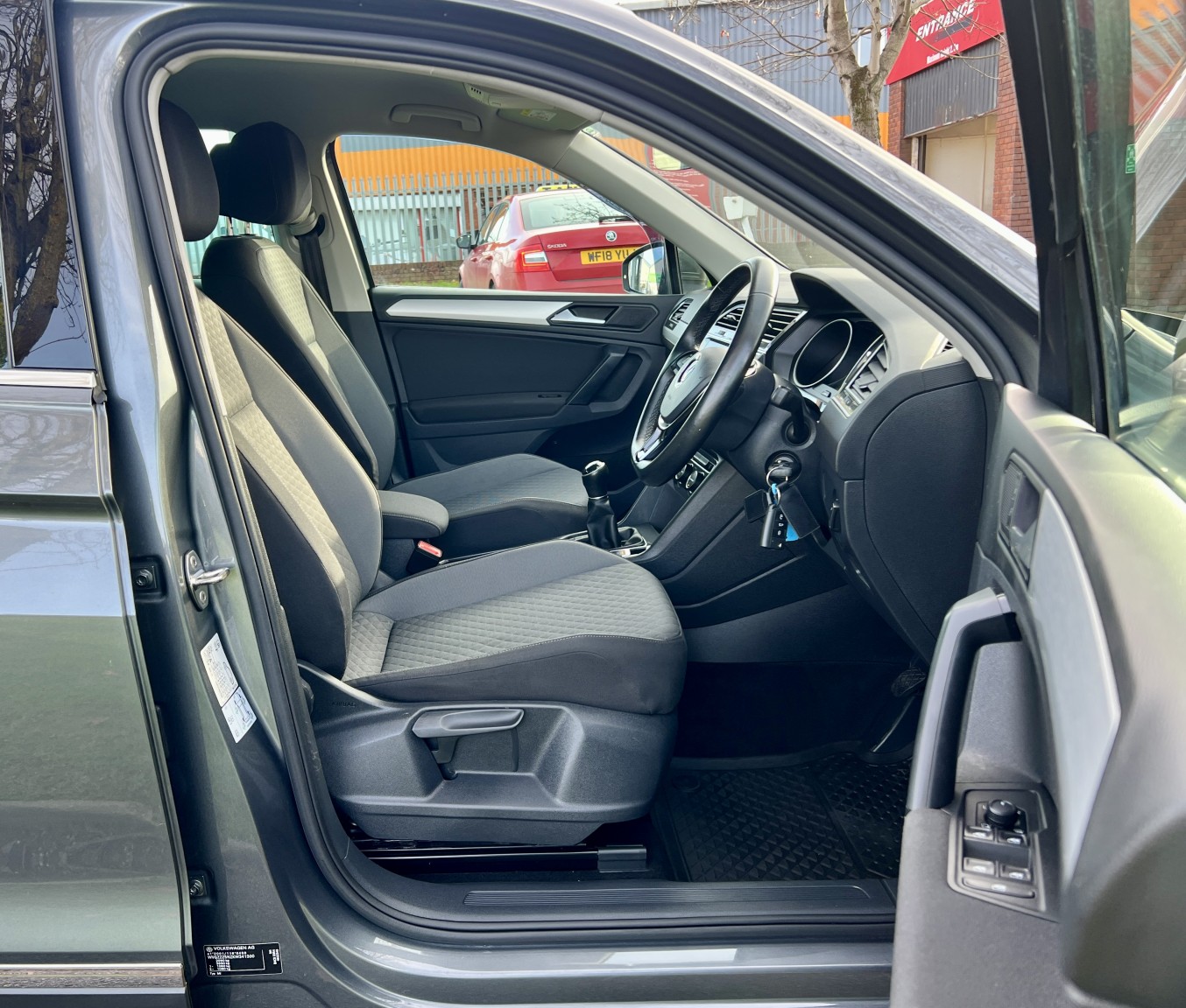 Used Volkswagen Tiguan 2019 for sale - 76769880: Photo 15