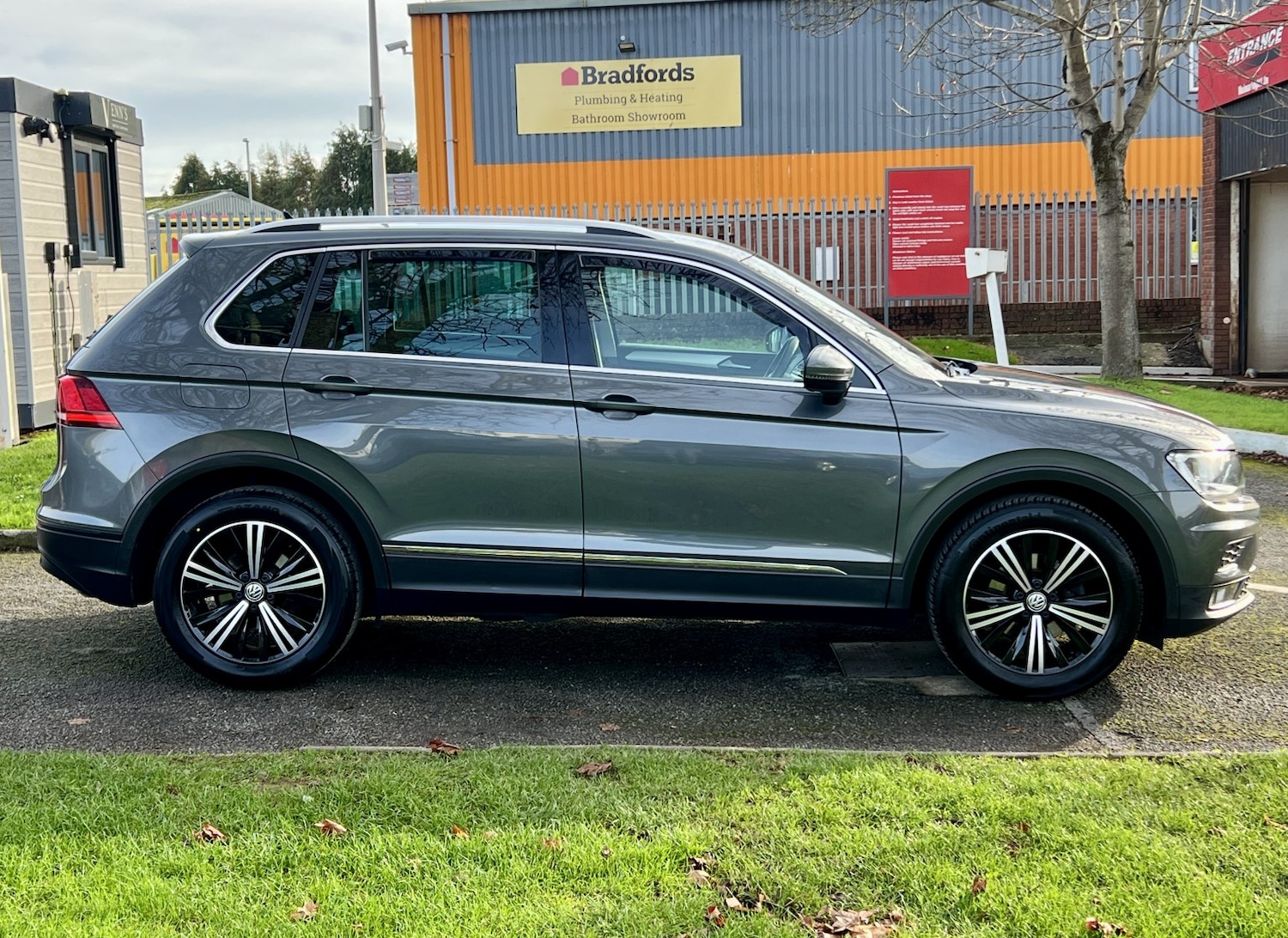 Used Volkswagen Tiguan 2019 for sale - 76769880: Photo 3