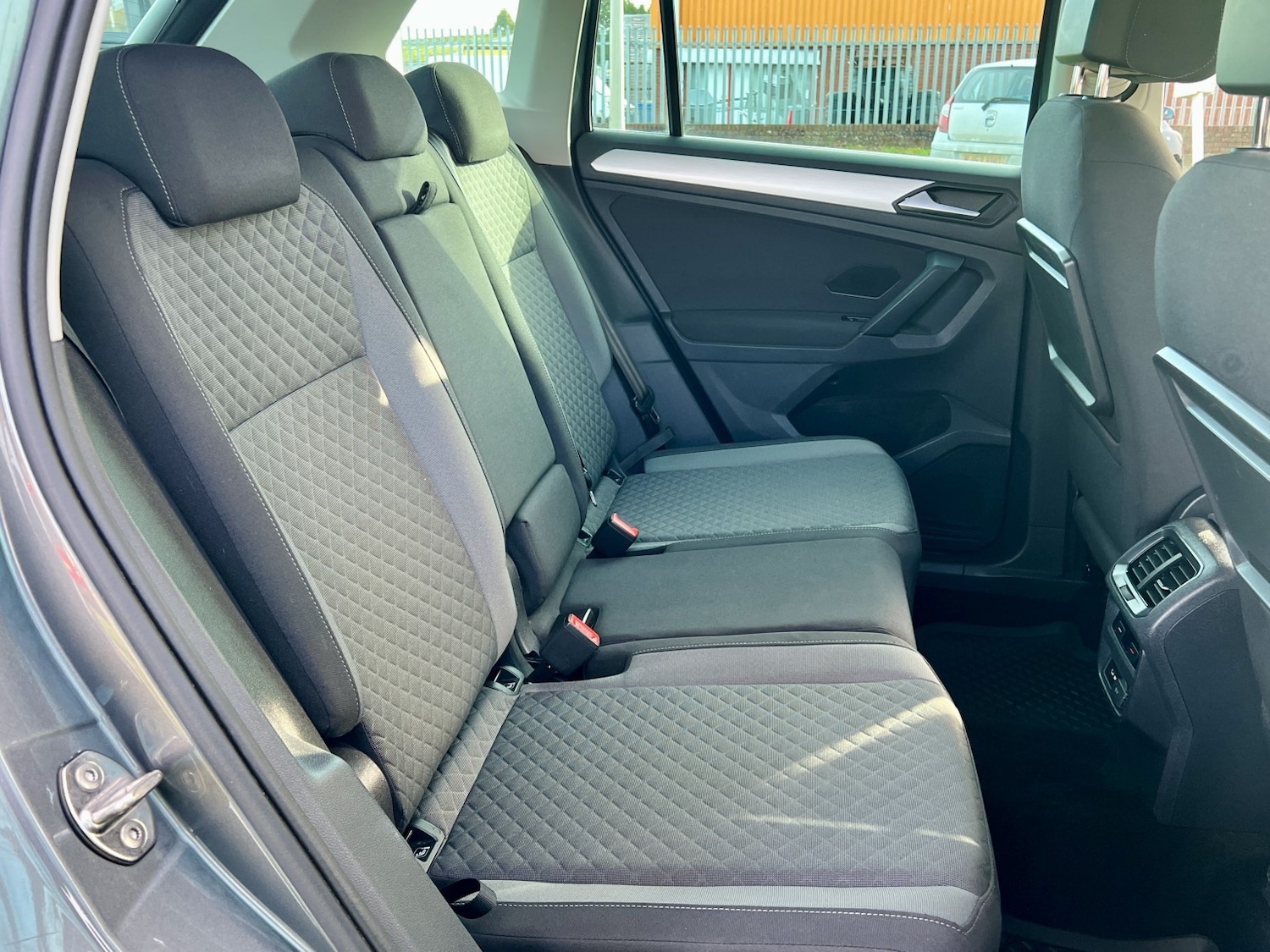 Used Volkswagen Tiguan 2019 for sale - 76769880: Photo 41