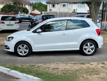 Used Volkswagen Polo 2017 for sale - 75962627: Photo